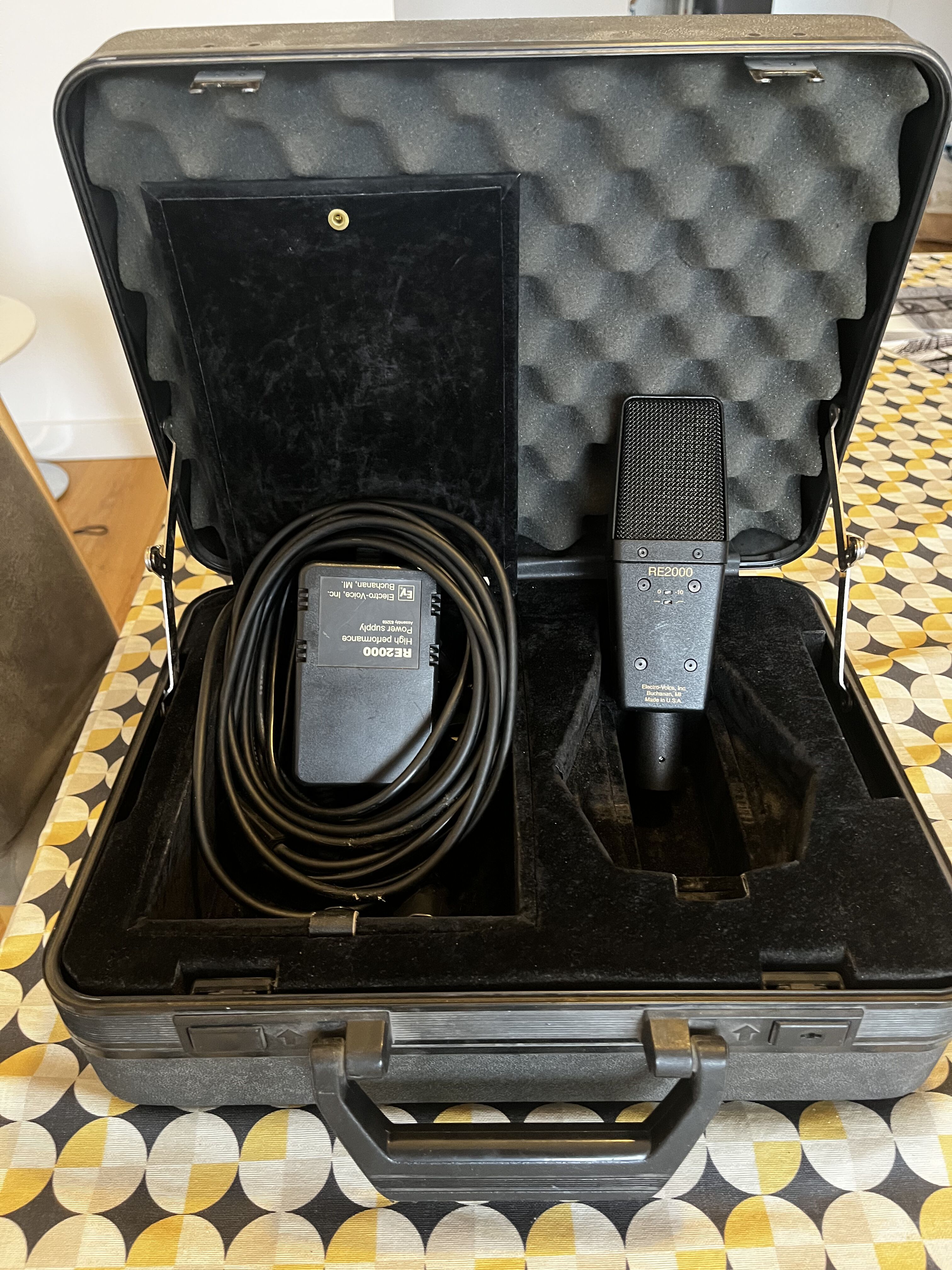 Vends Electro-Voice RE2000 Supercardioid Condenser Microphone 1990s - Black