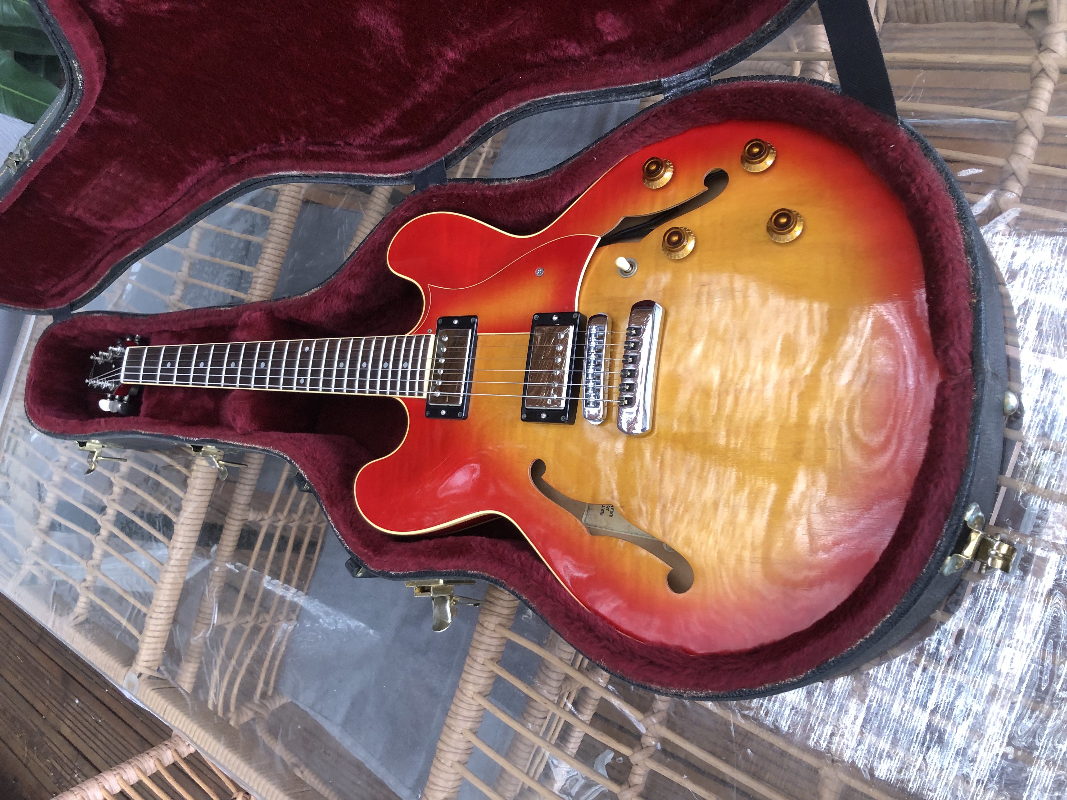 The Heritage H535 (ES335 de Kalamazoo) âge 36 ans