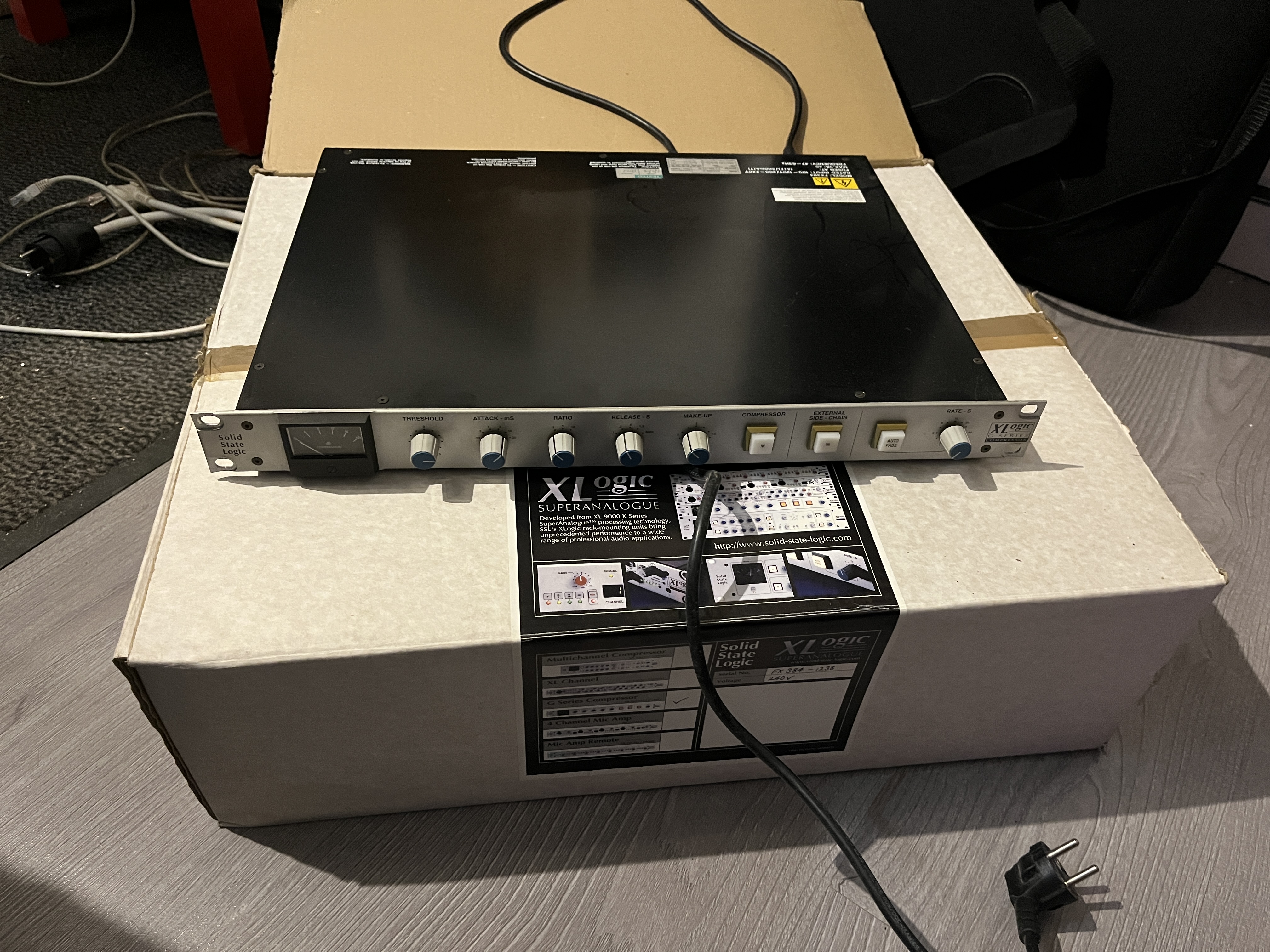 Vends SSL XLogic G Series Bus Compressor