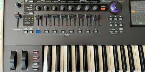 YAMAHA MONTAGE 6 - COMME NEUF