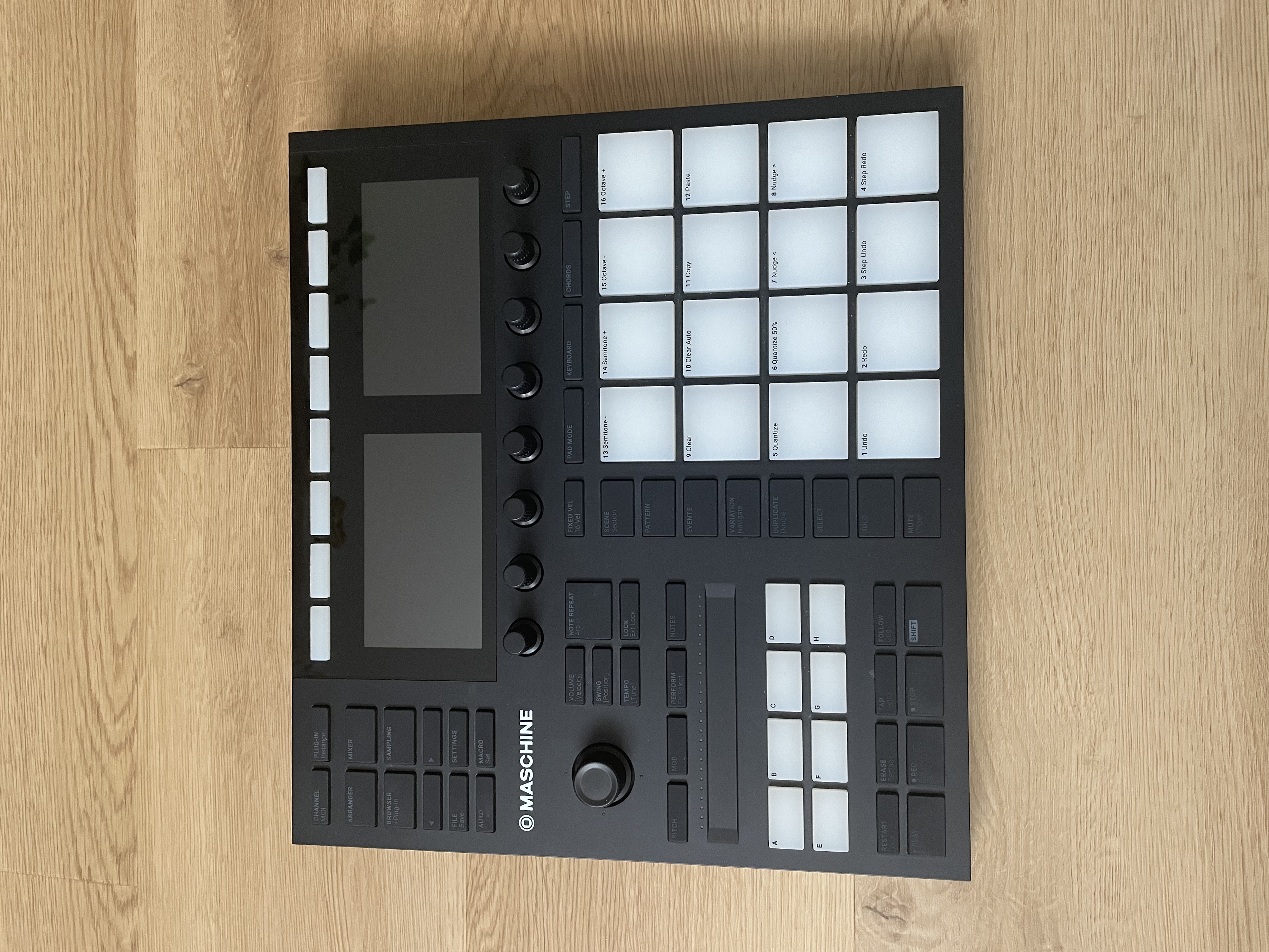 Native Instruments Maschine mk3 (351)