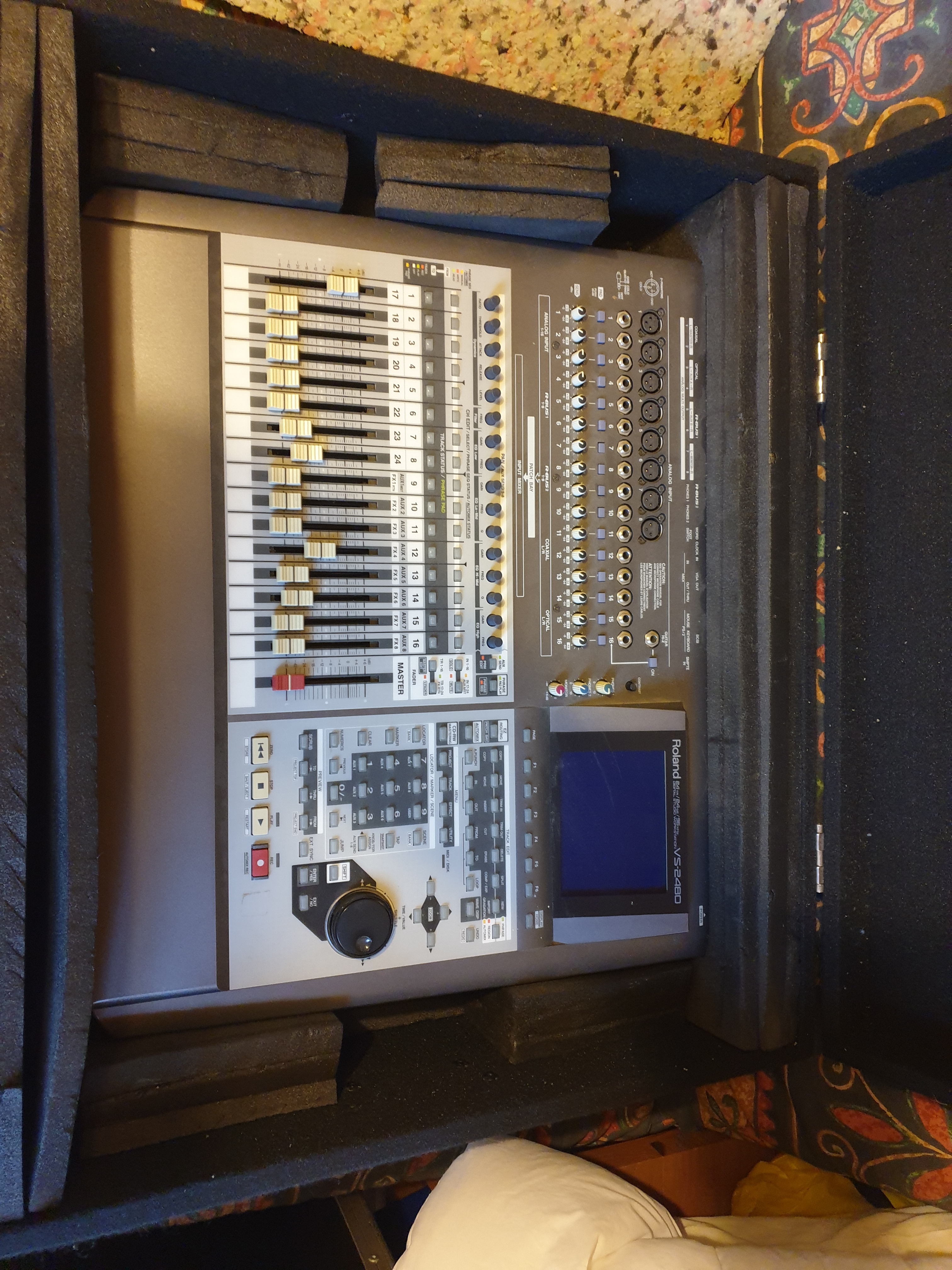 A vendre Roland VS 2480 + accessoires + Flight Case - Faire offre