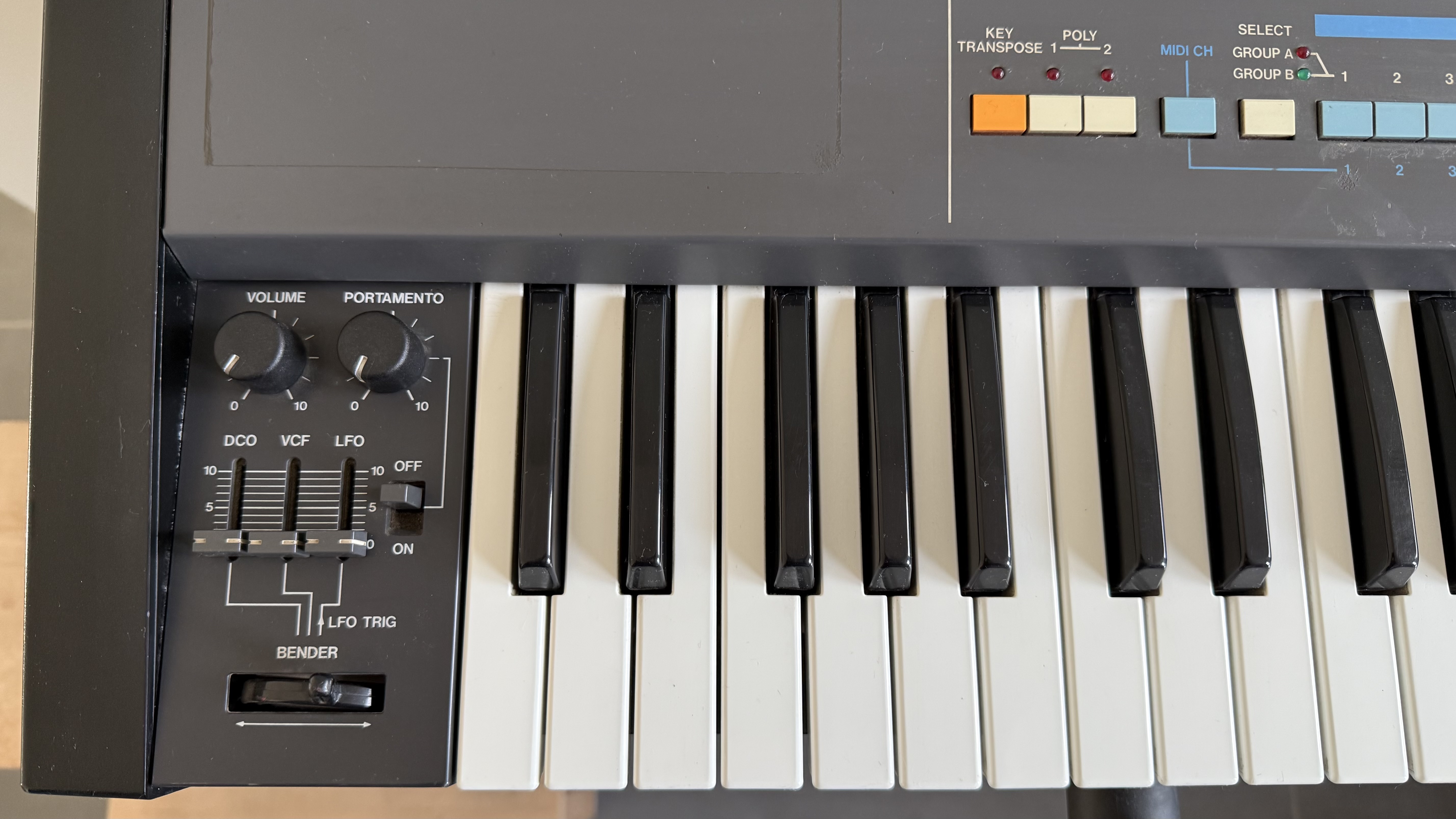 Roland JUNO-106 (34310)