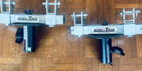 Vend 2 adaptateurs pour pieds lumières et traverses structures