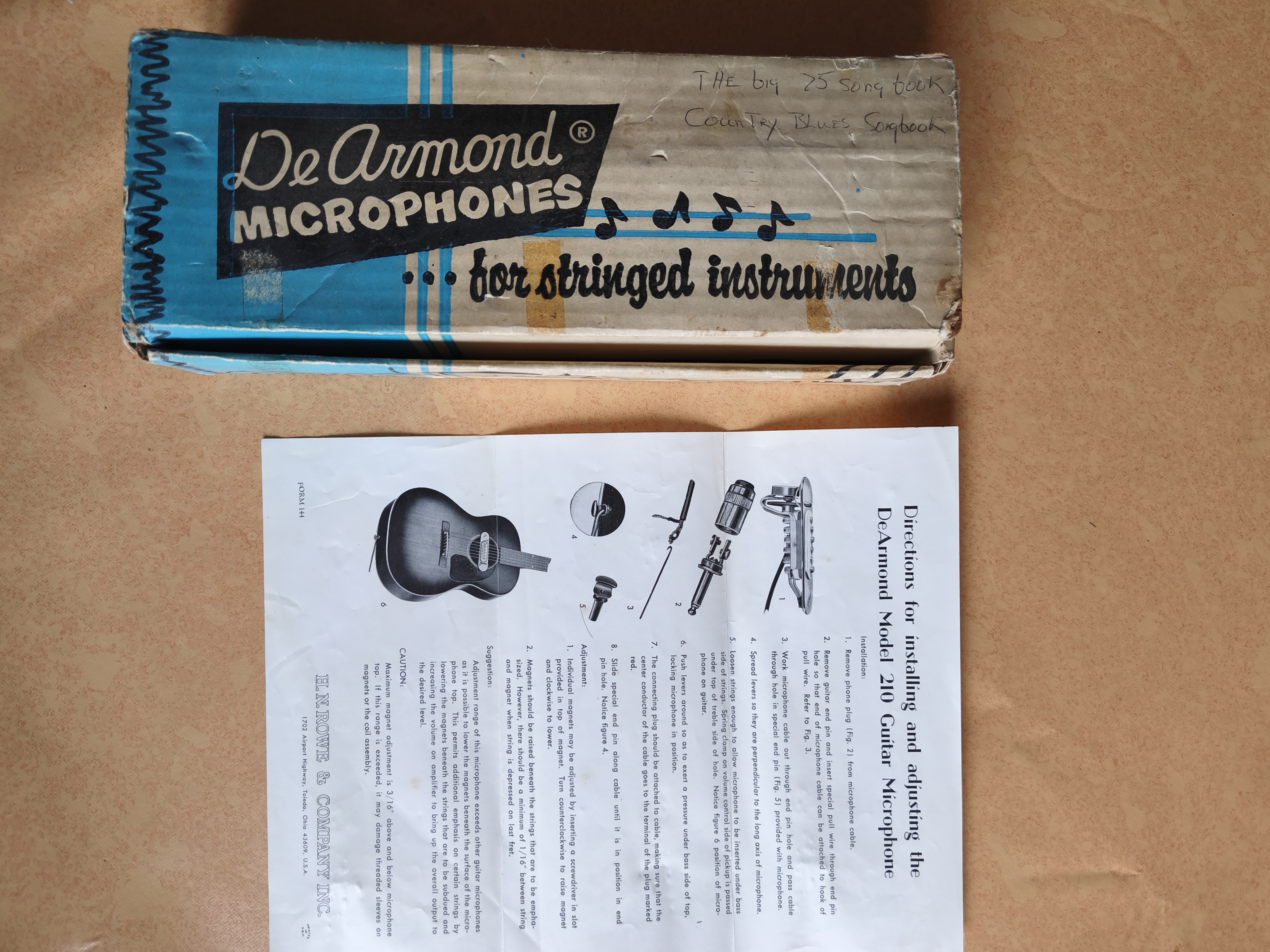 Micro vintage DeArmond model 210