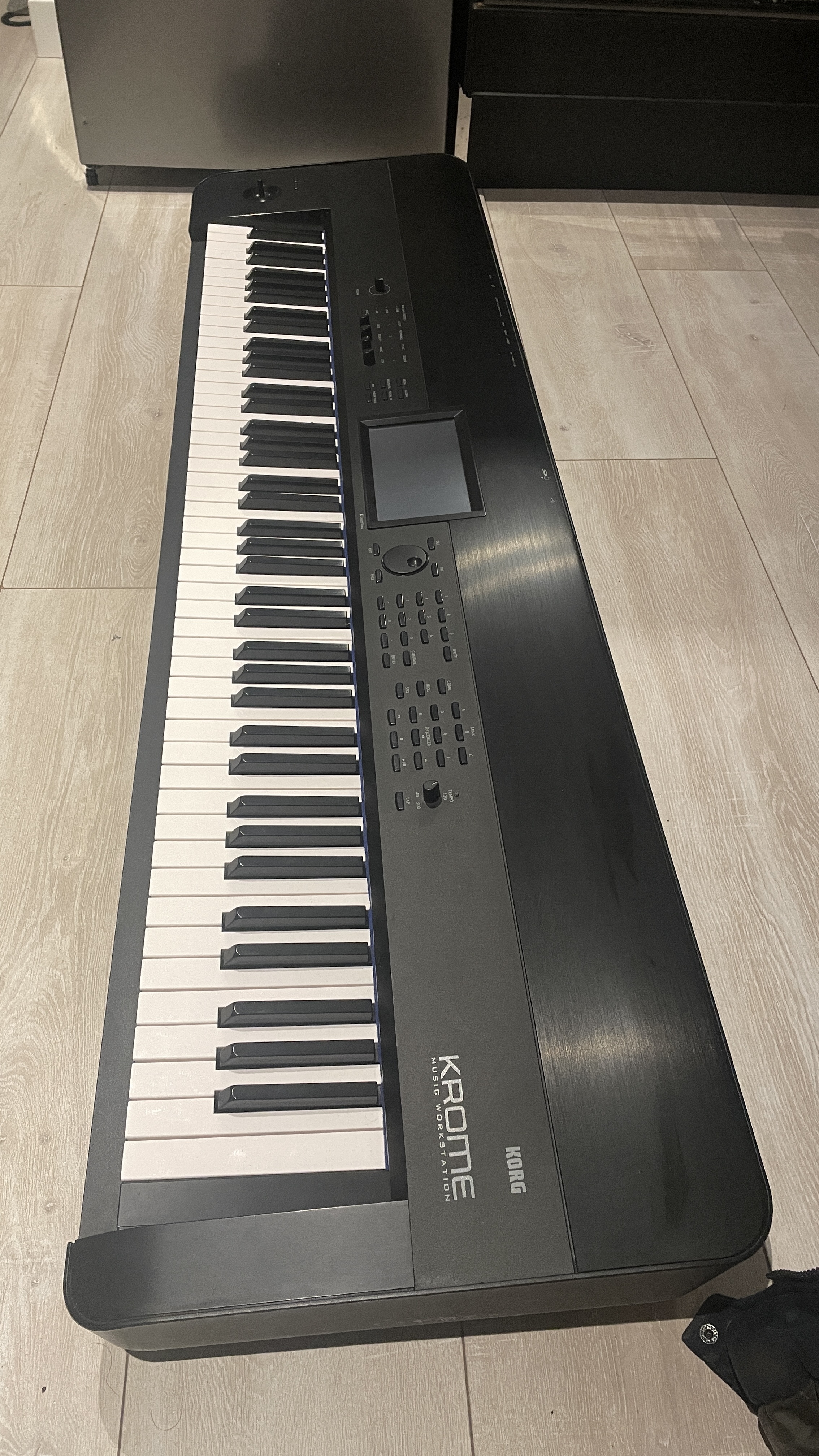 Vend Korg Krome 88 touches