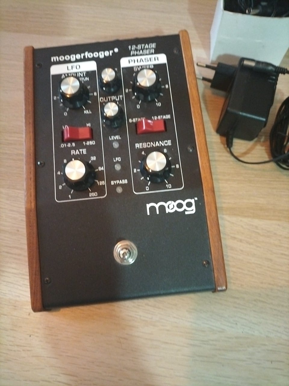 Vends Moog Moogerfooger MF-103 12-Stage Phaser