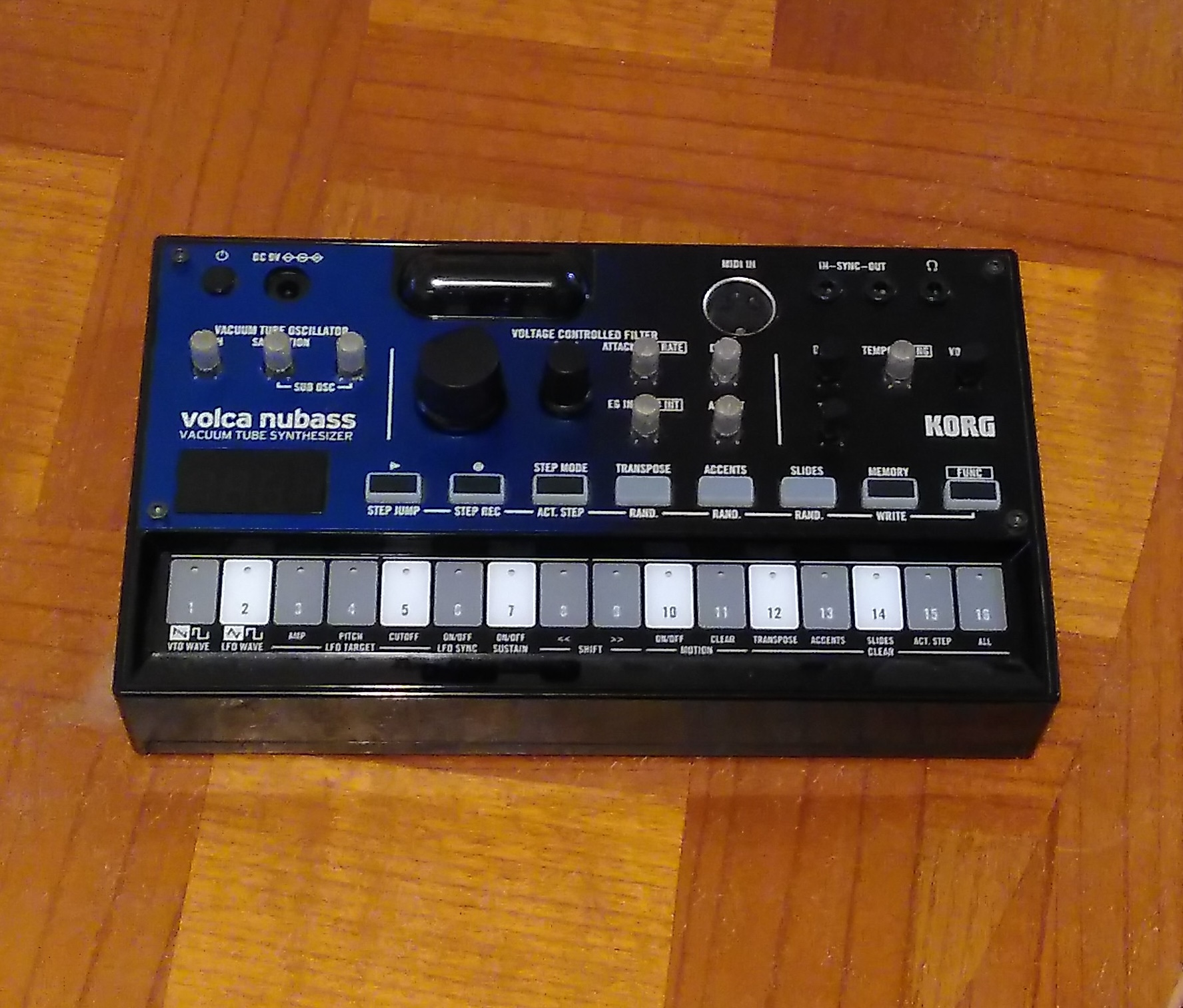 Vends Korg Volca Nubass