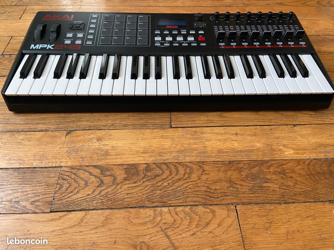Vends clavier Akai Professional MPK249