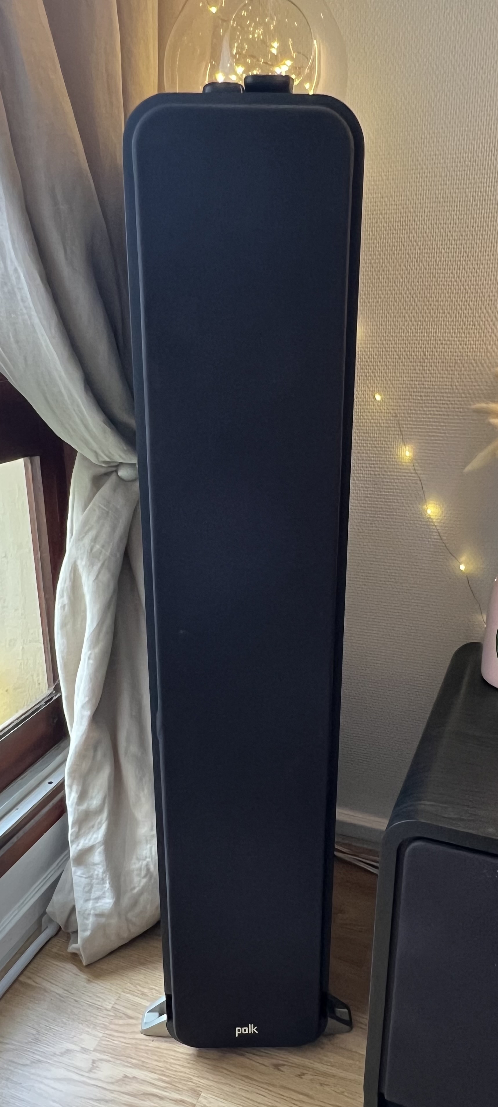 Lot de deux enceintes colonne Polk Audio ES60