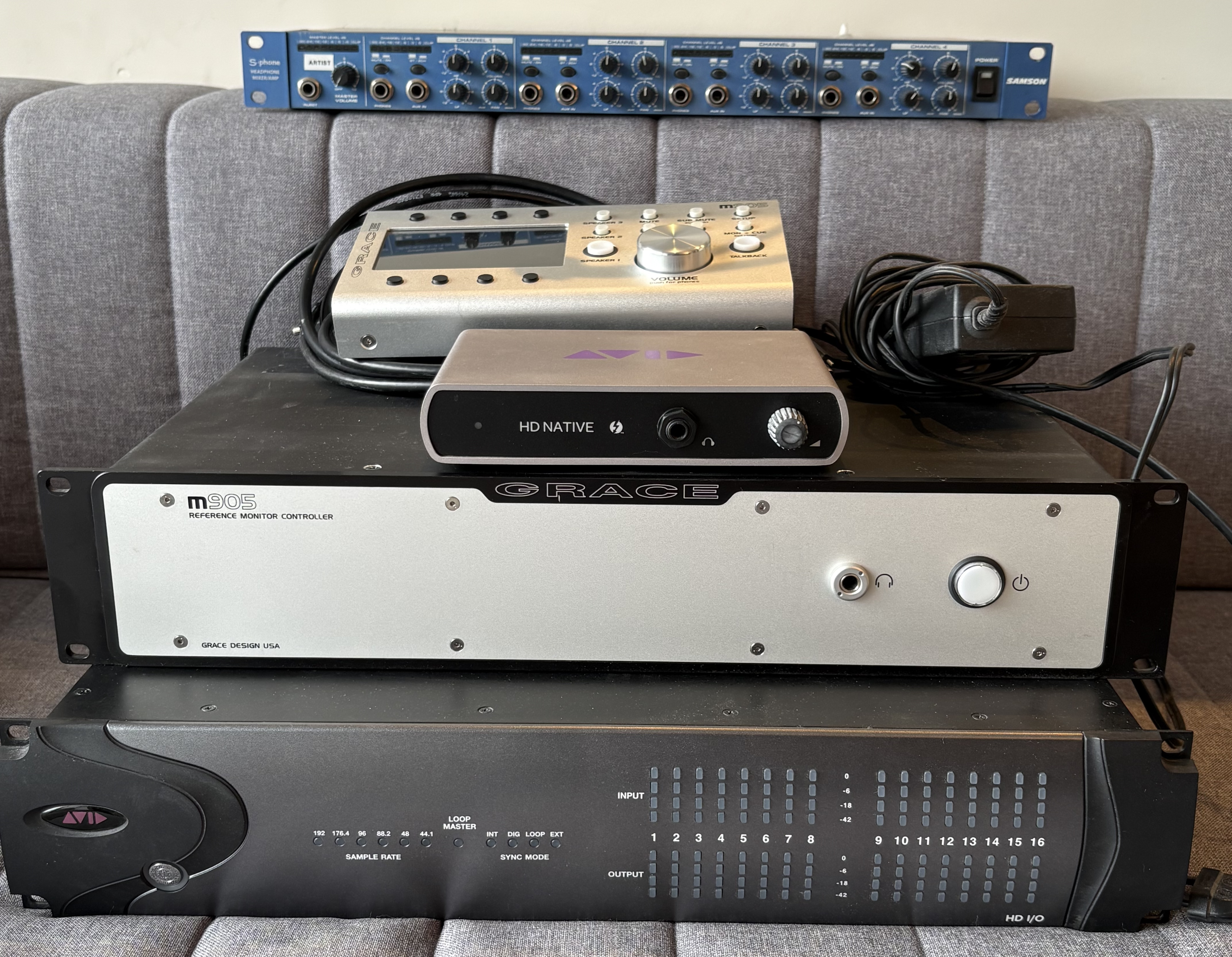 Package Pro complet recording AVID I/O 16x16 + HD Native Thunderbolt + Monitoring Grace m905