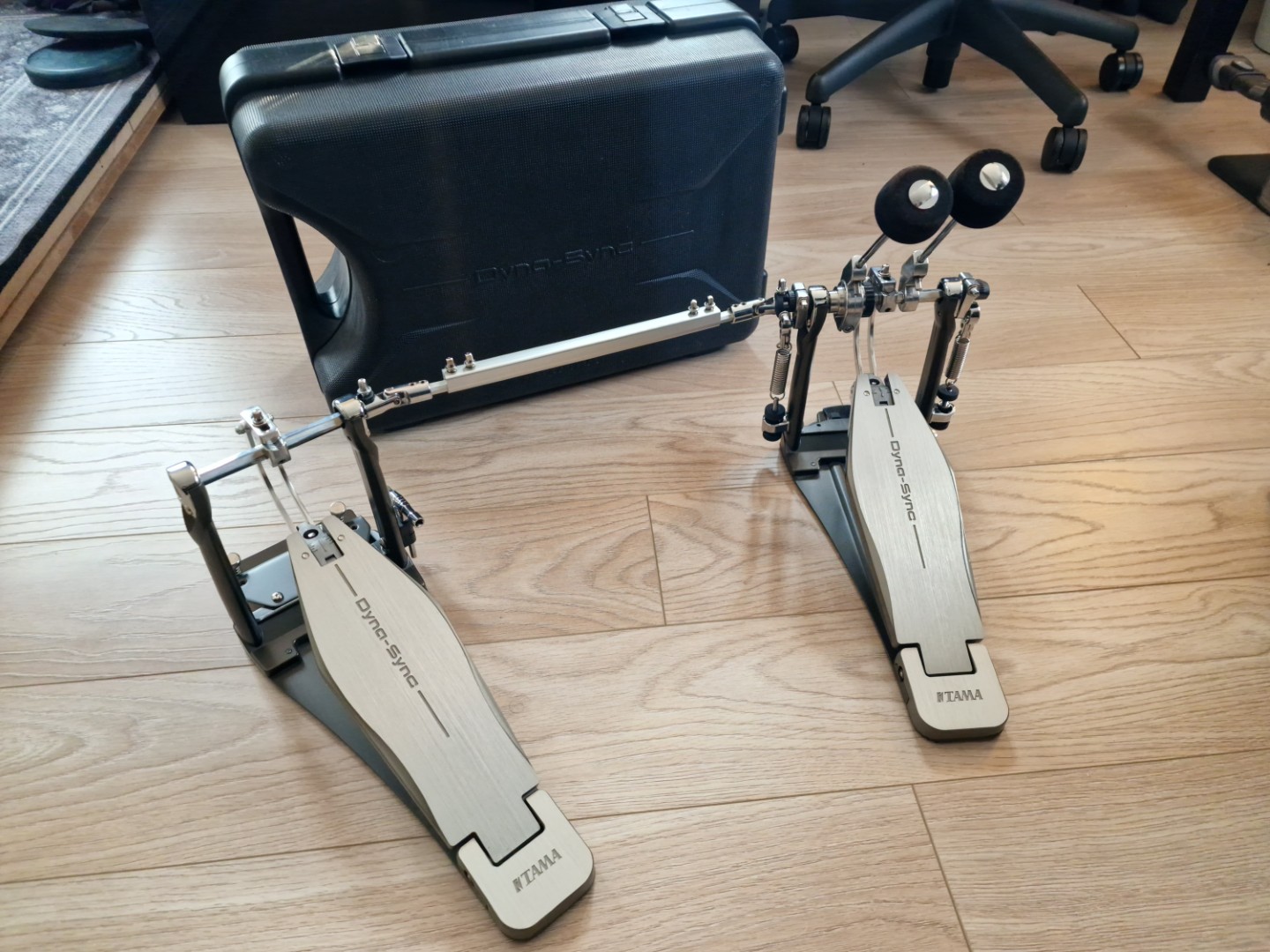Vends double-pédale Tama Dyna-Sync HPDS1TW (COMME NEUVE)
