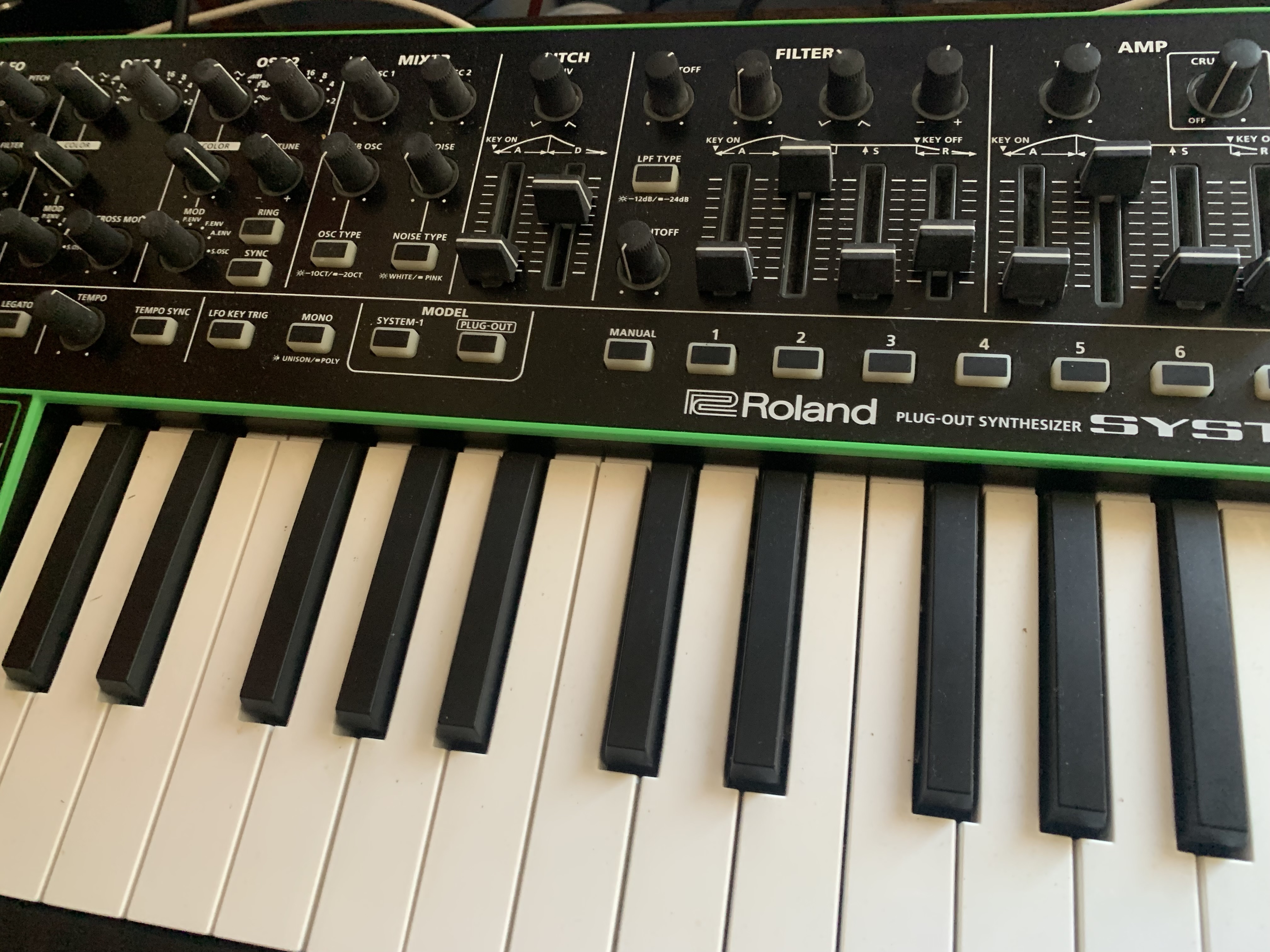 Roland SYSTEM-1 + Desksaer  + System-1 Softweare 