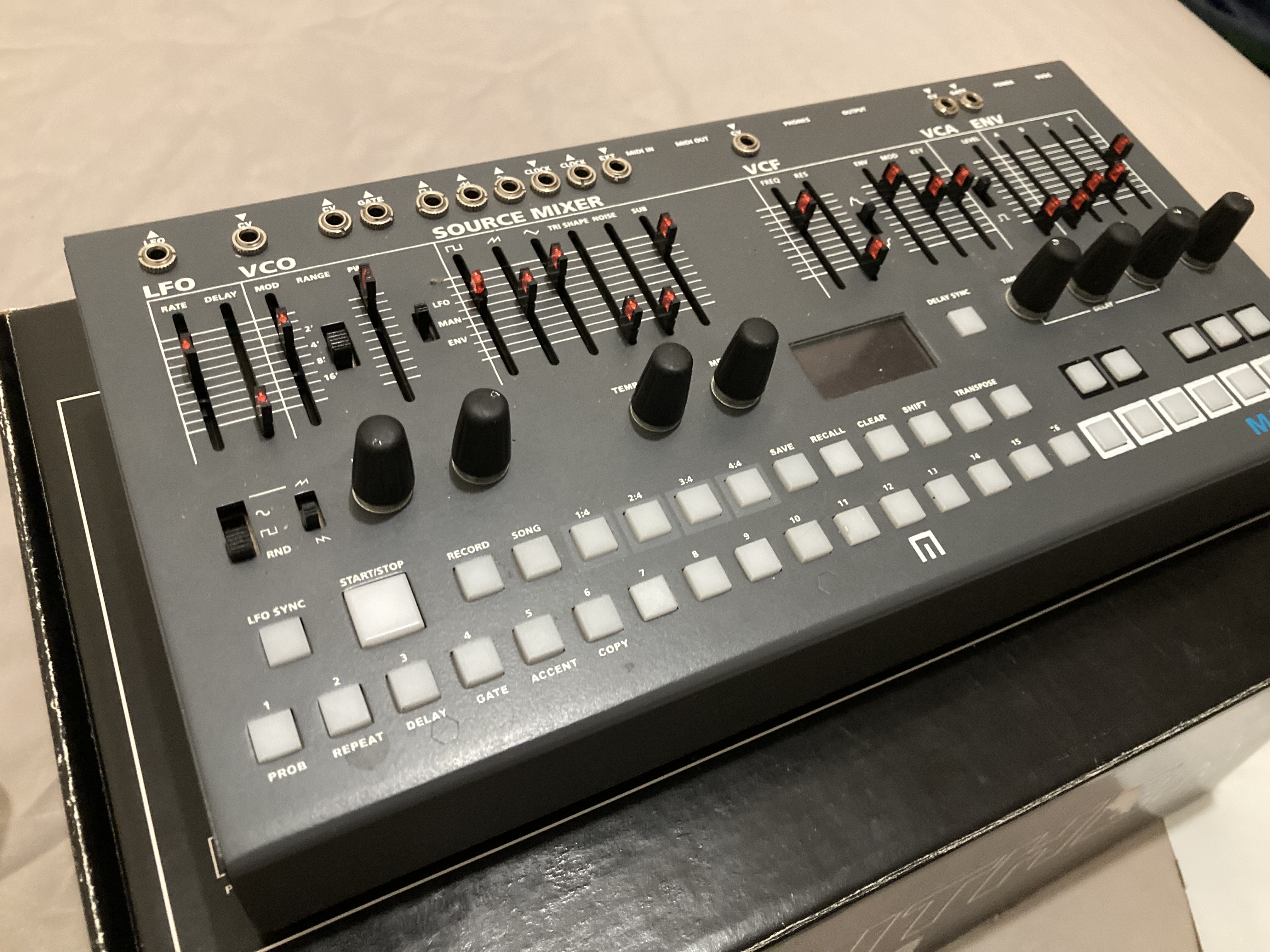 MALEKKO MANTHER COMPLET