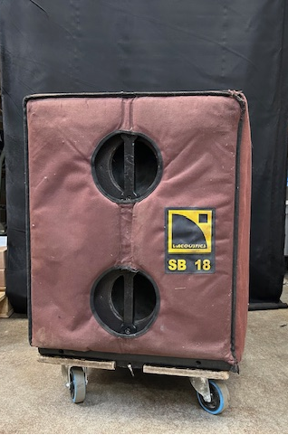 L-Acoustics - LA8 AES - Amplificateur/ processeur 4x 2000W sous 4Ω