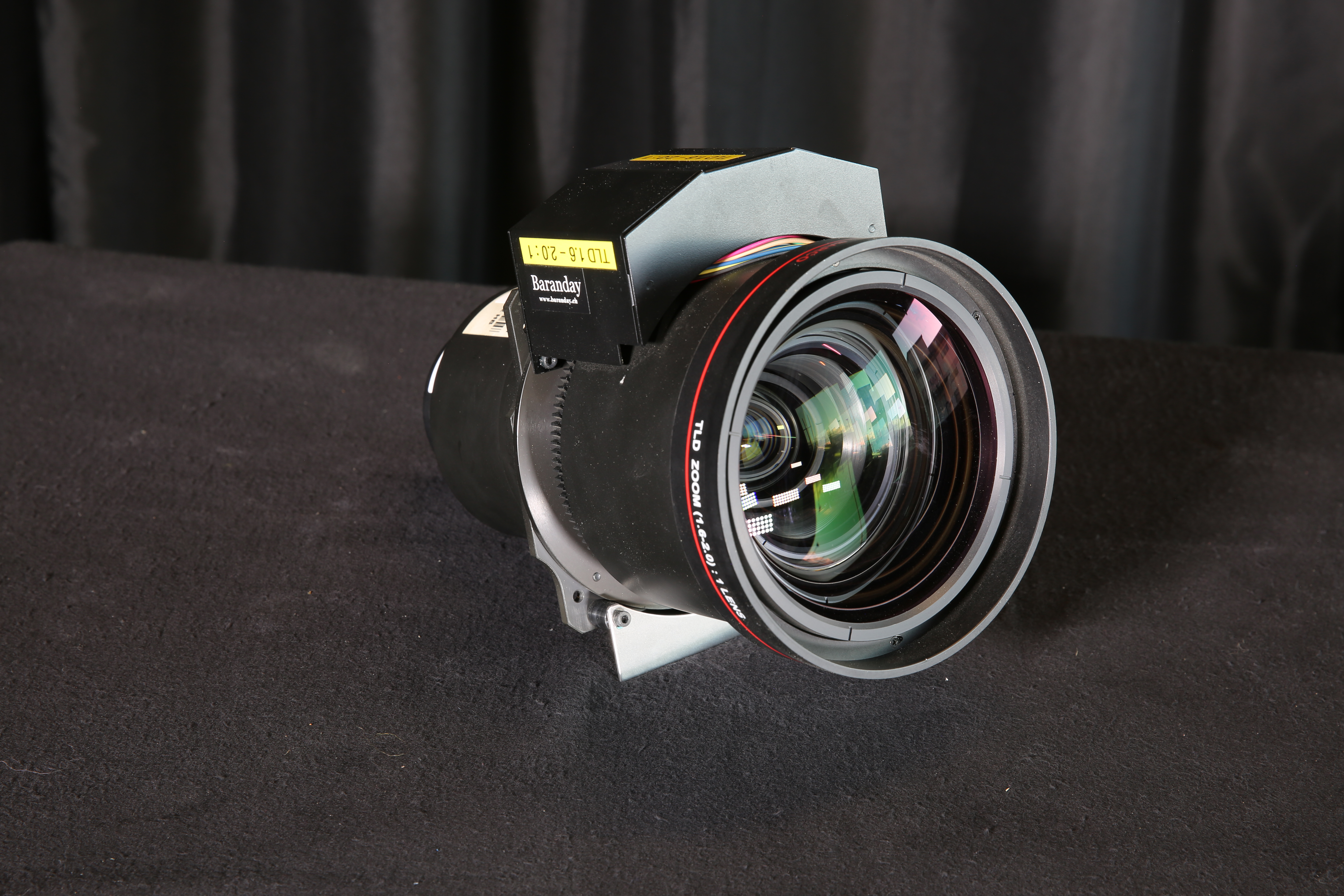 Objectif projecteur BARCO DLP 1.6 - 2.0