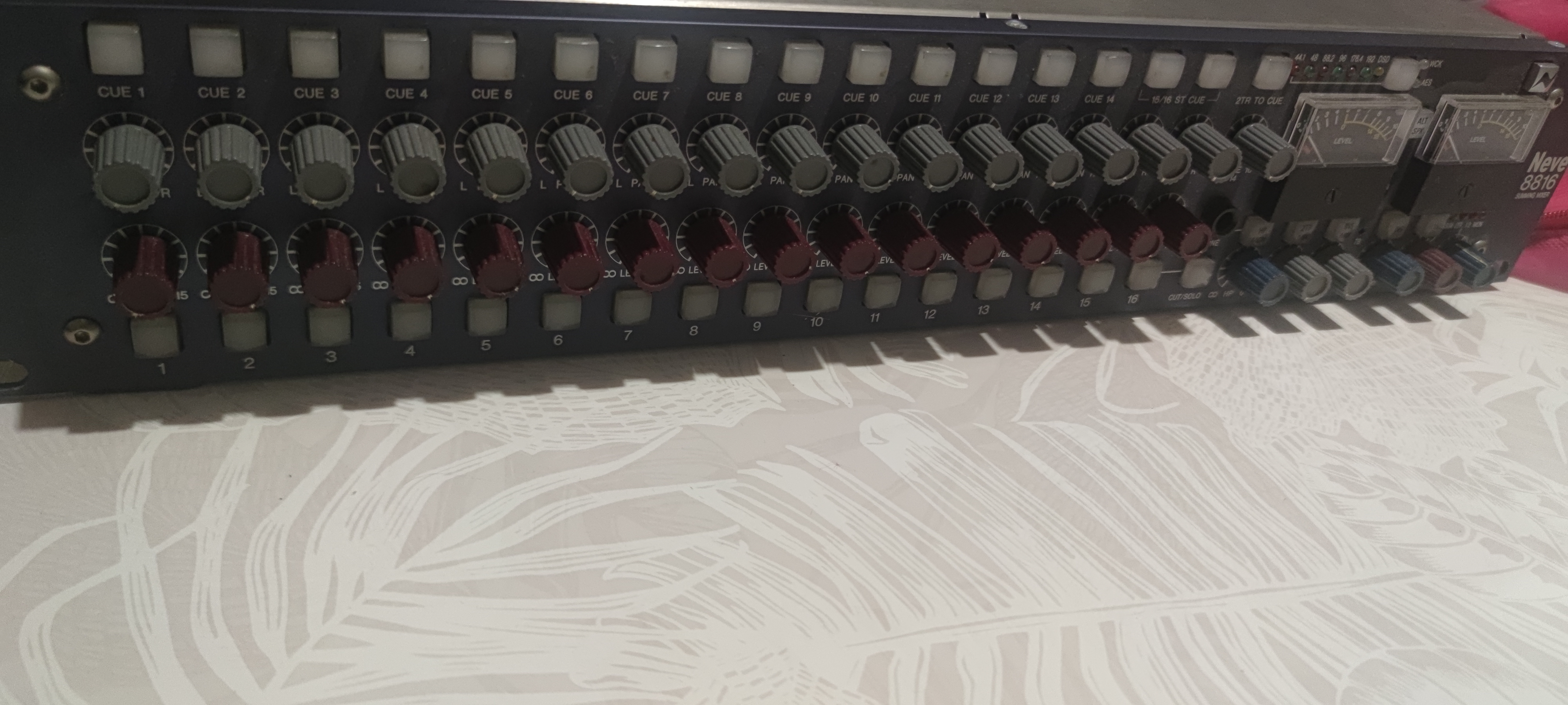 Neve 8816 + 4 câbles Sub-D25 – Remise en main propre ou envoi possible