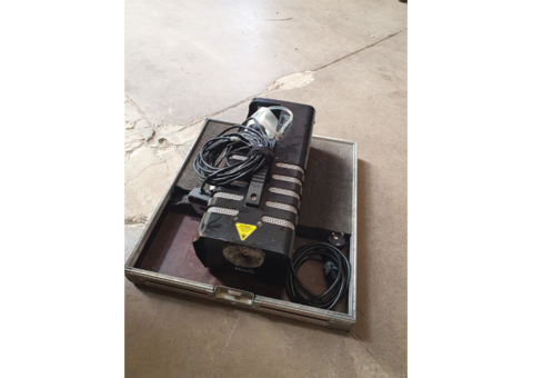 MARTIN - MAGNUM 850 -   Machine à fumée NON DMX + télécommande