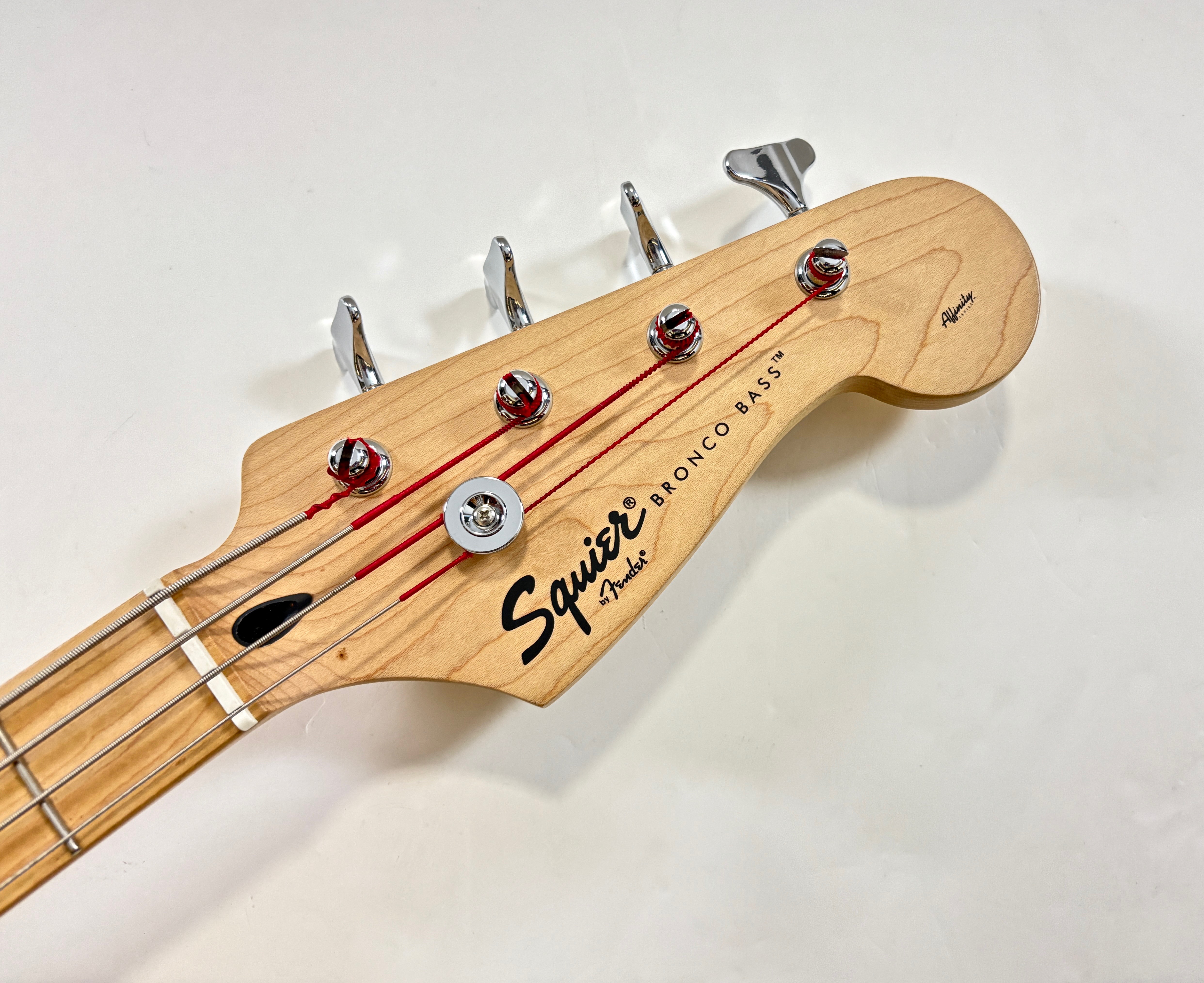 Squier Affinity Badtz-Maru Bronco (27341)