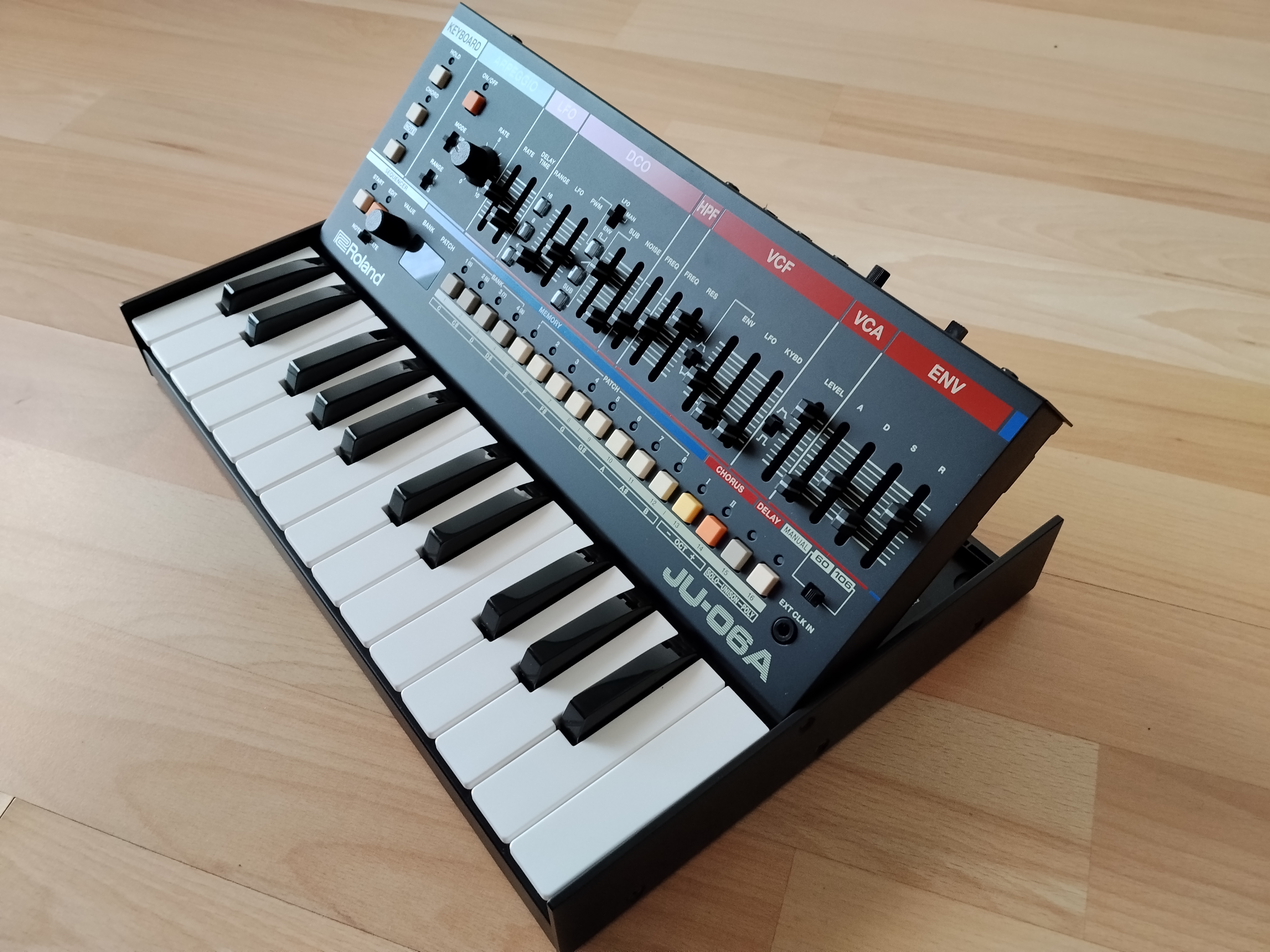Roland JU-06A (61544)
