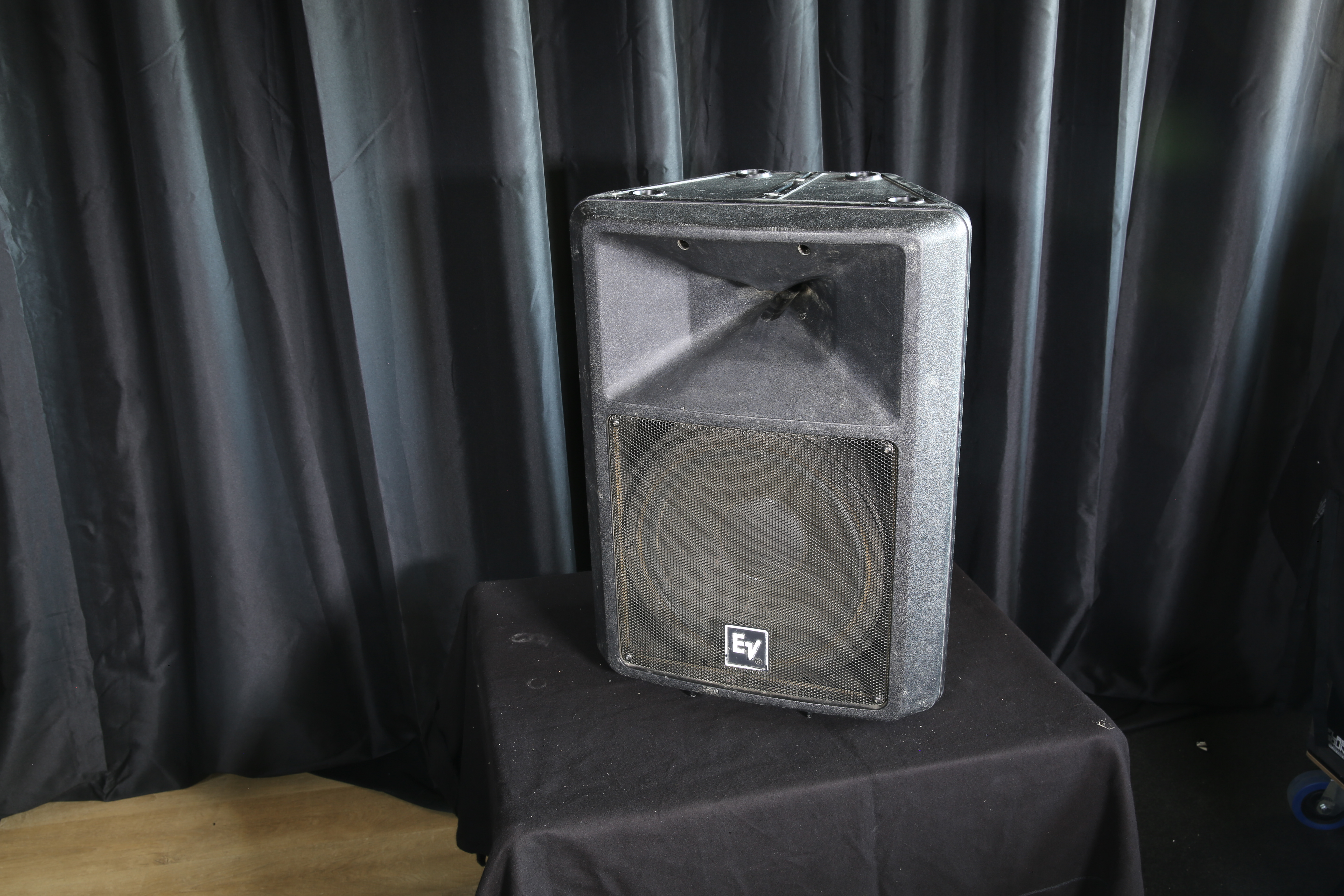 Haut-parleur EV SX300