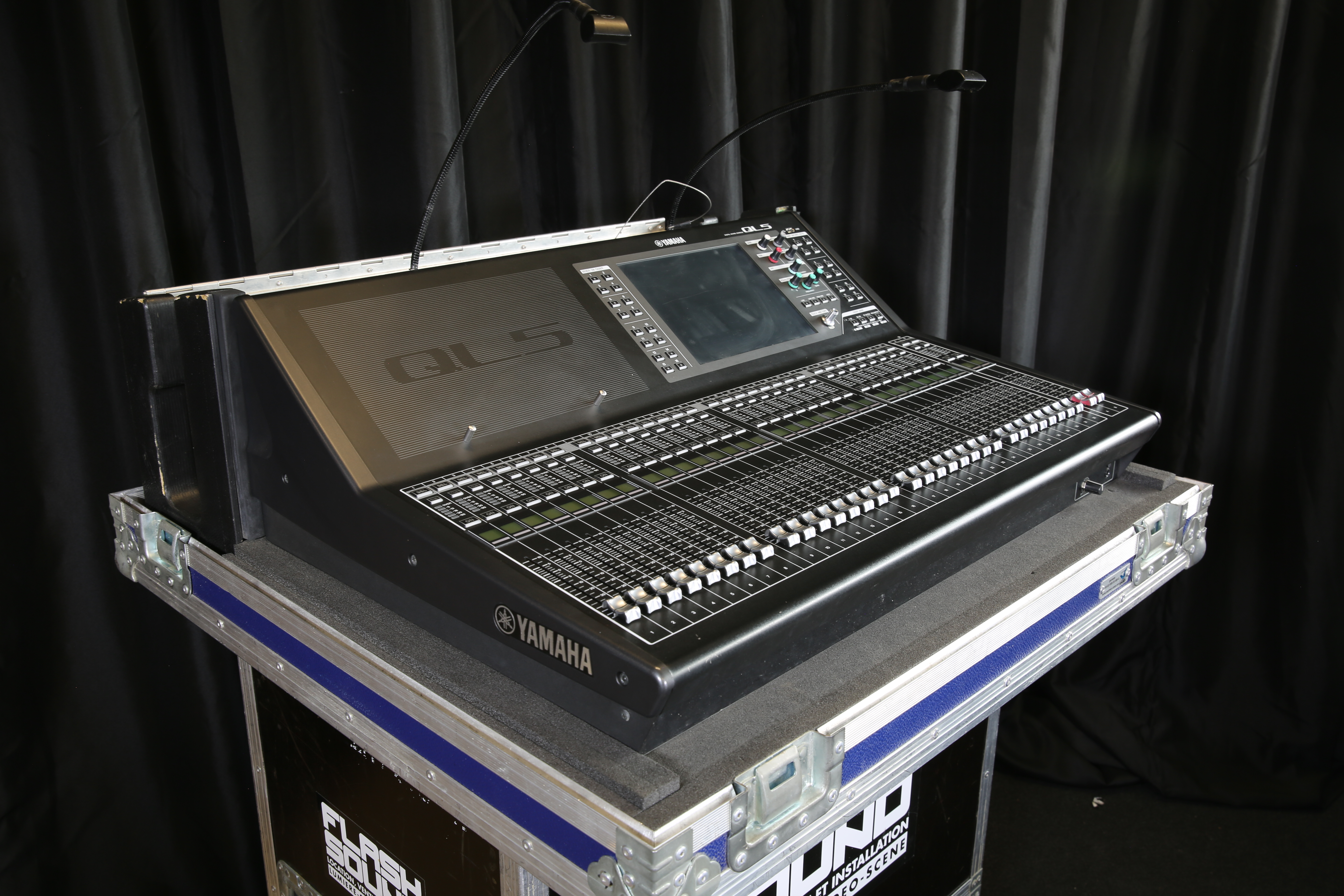 Table de mixage YAMAHA QL5