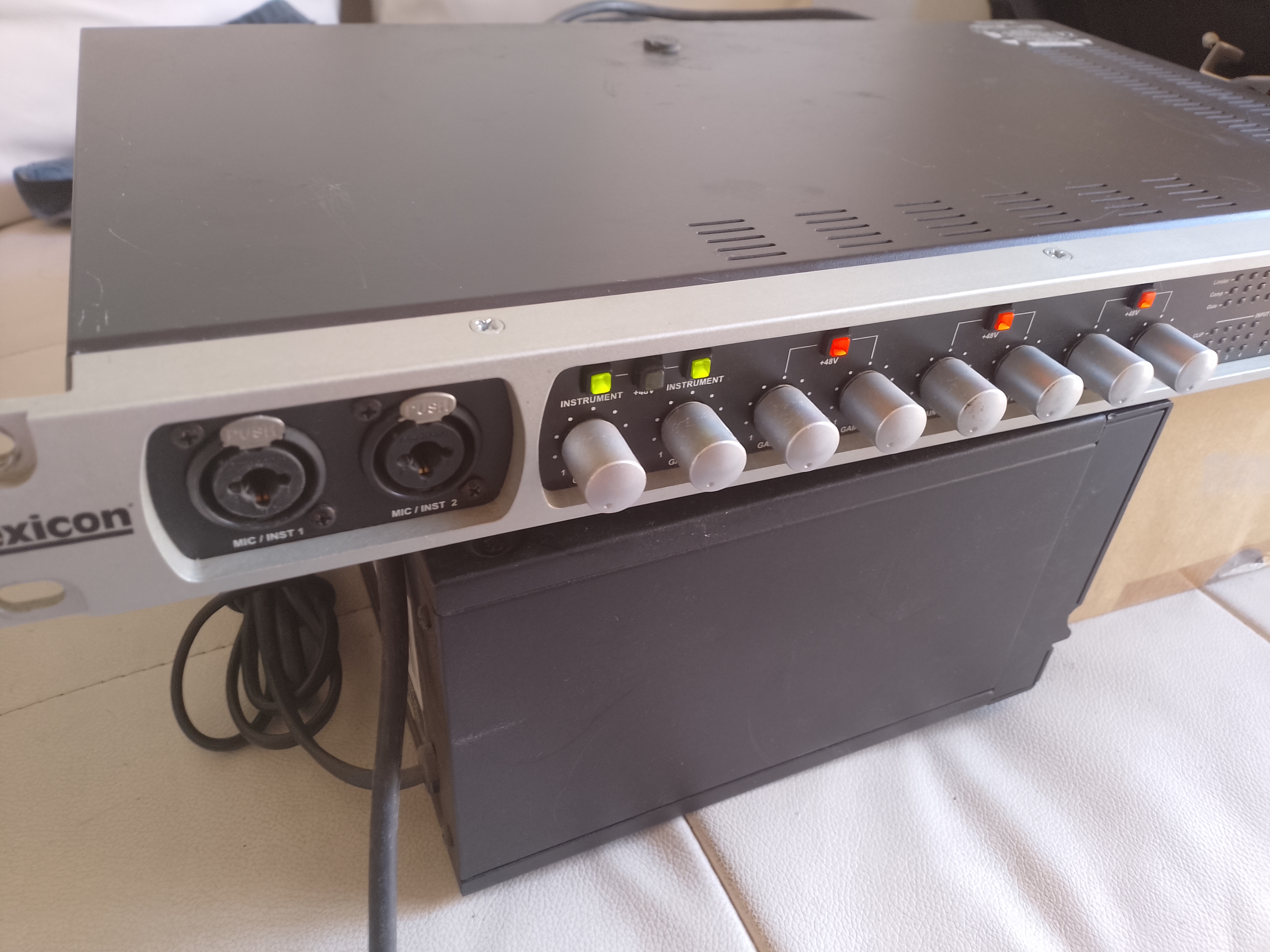 Lexicon i-Onix FW810S