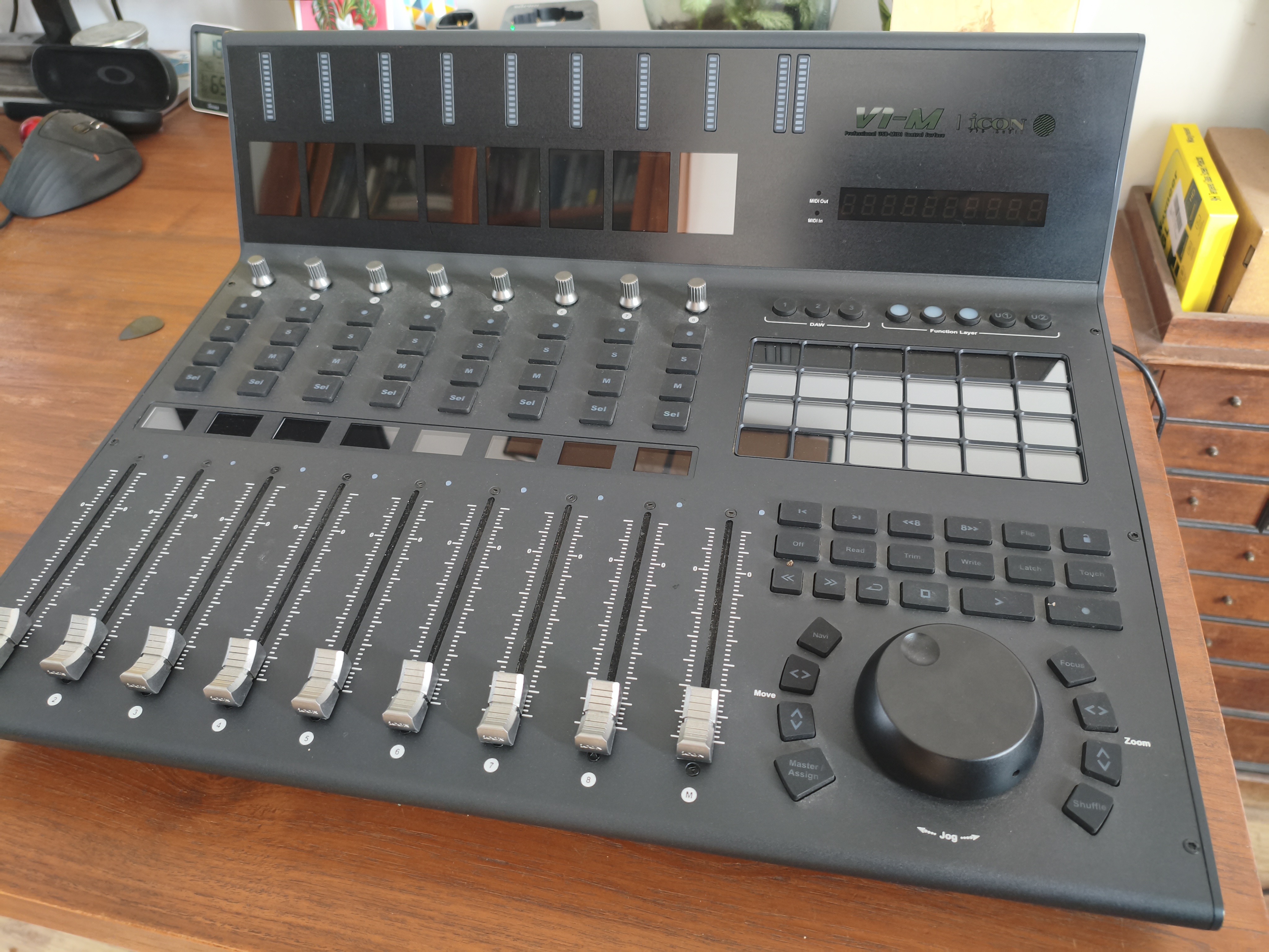 iCon V1-M (22743)
