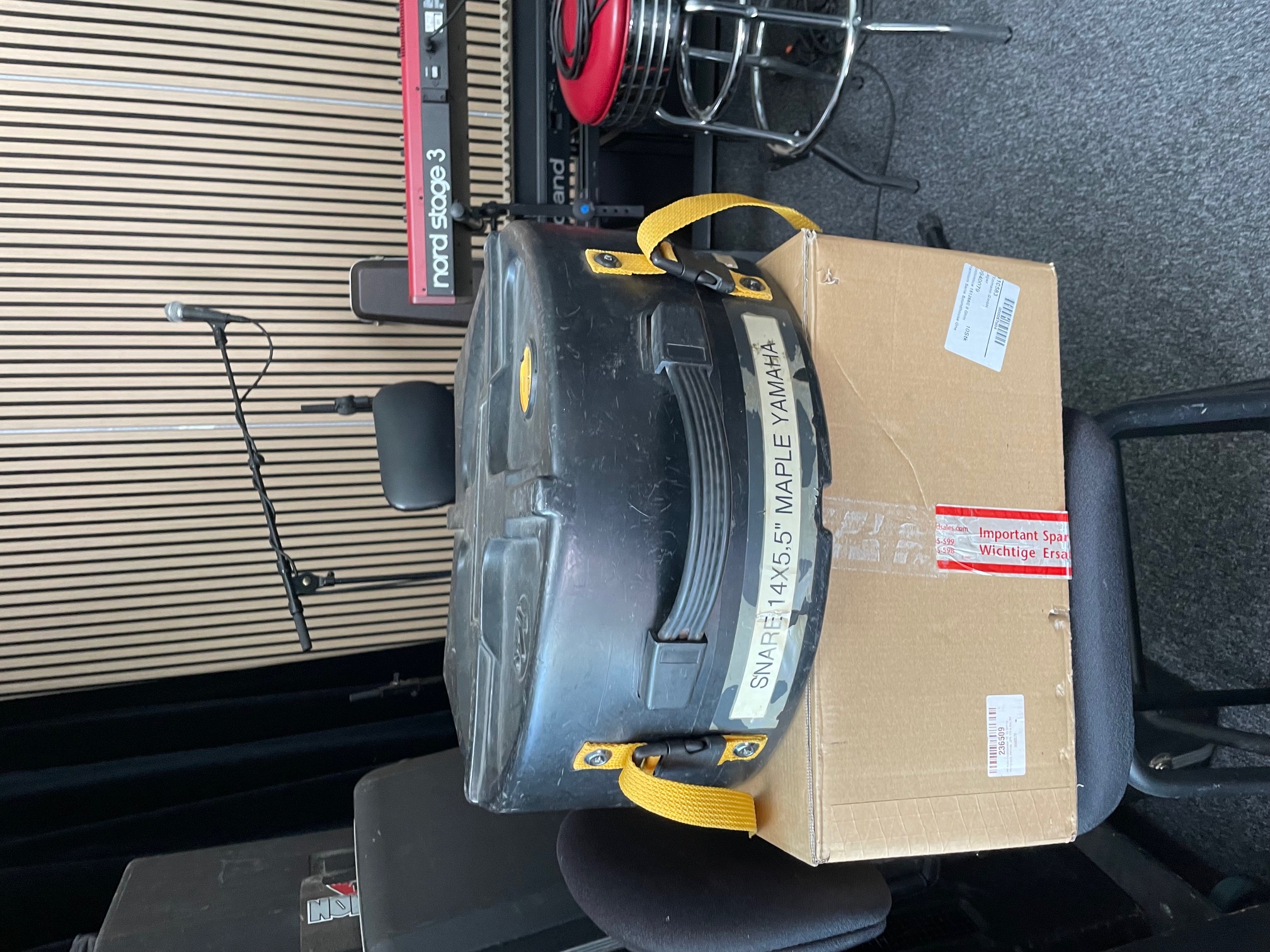 Vends caisse claire 14"X5.5" Maple Custom YAHAMA