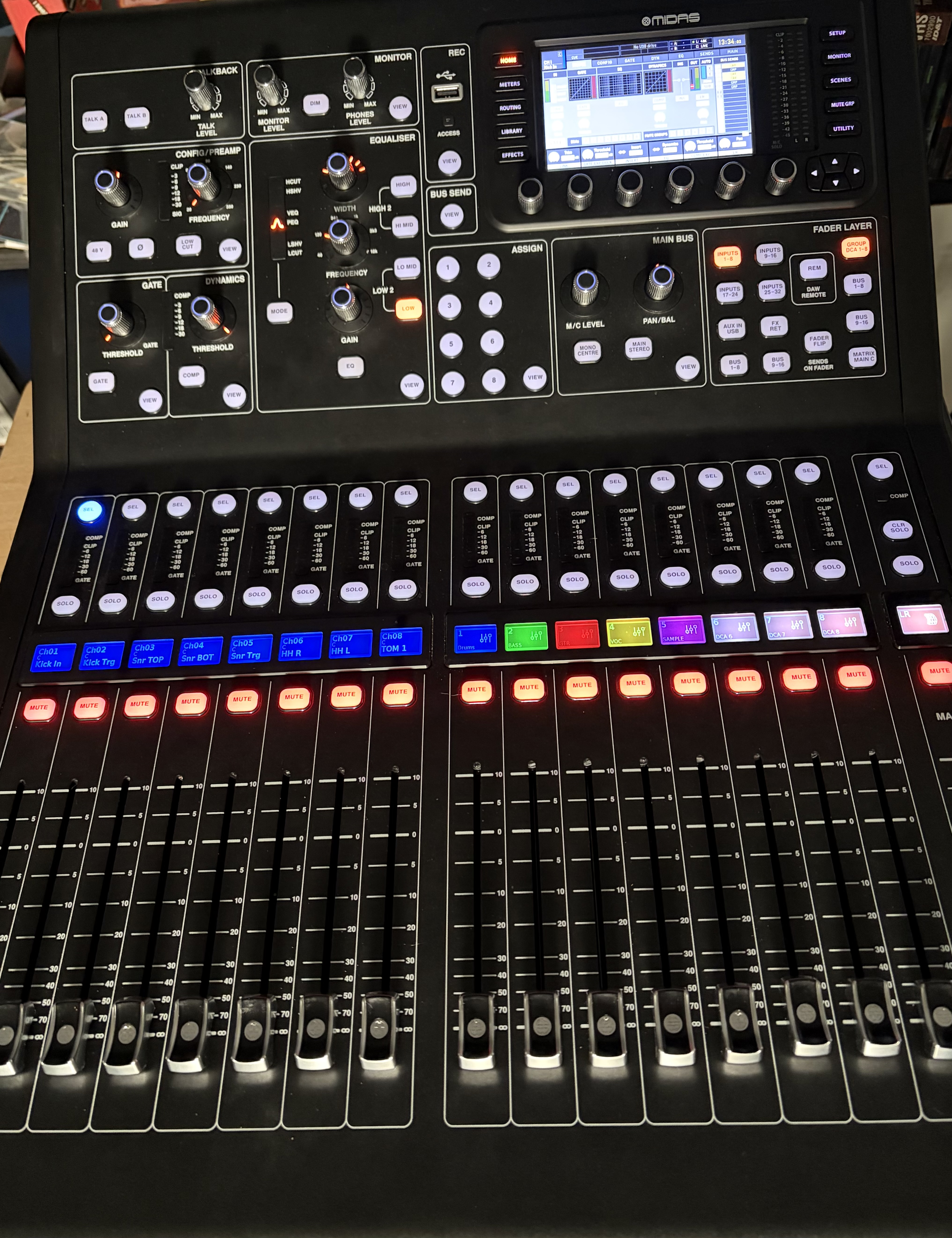 Midas M32R Live + Flight case + Dl16