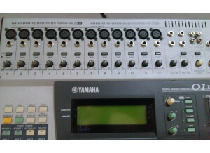 Yamaha 01V (68371)