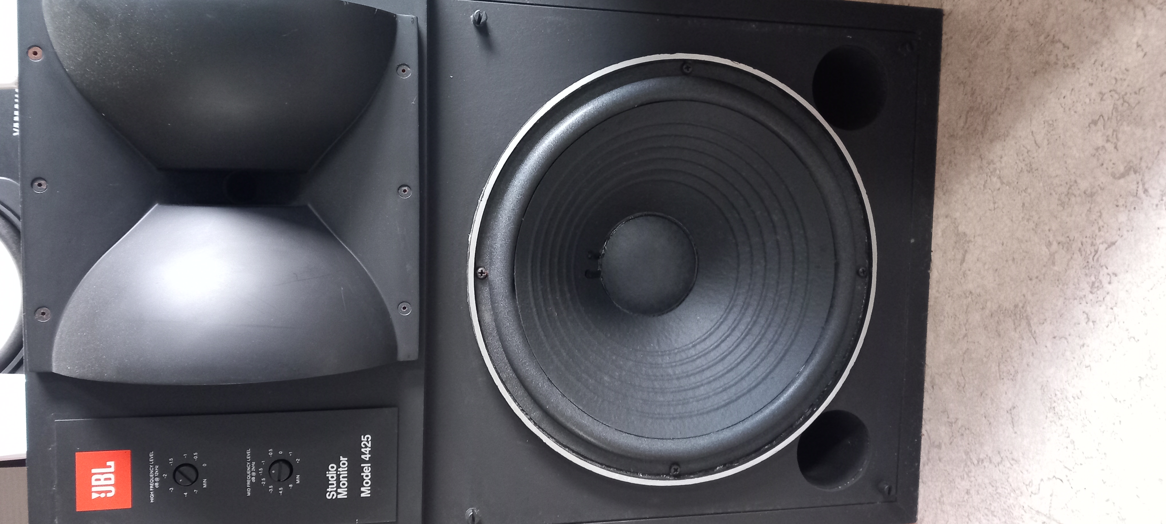 Paire Enceintes JBL Studio Monitor Model 4435