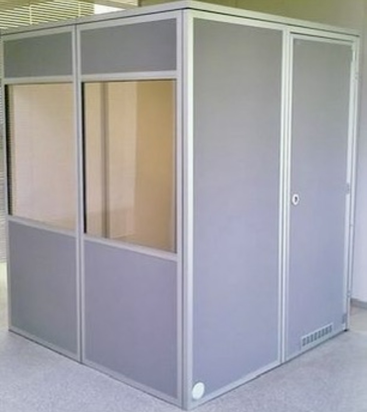  Cabine acoustique (chant, musique, traduction)