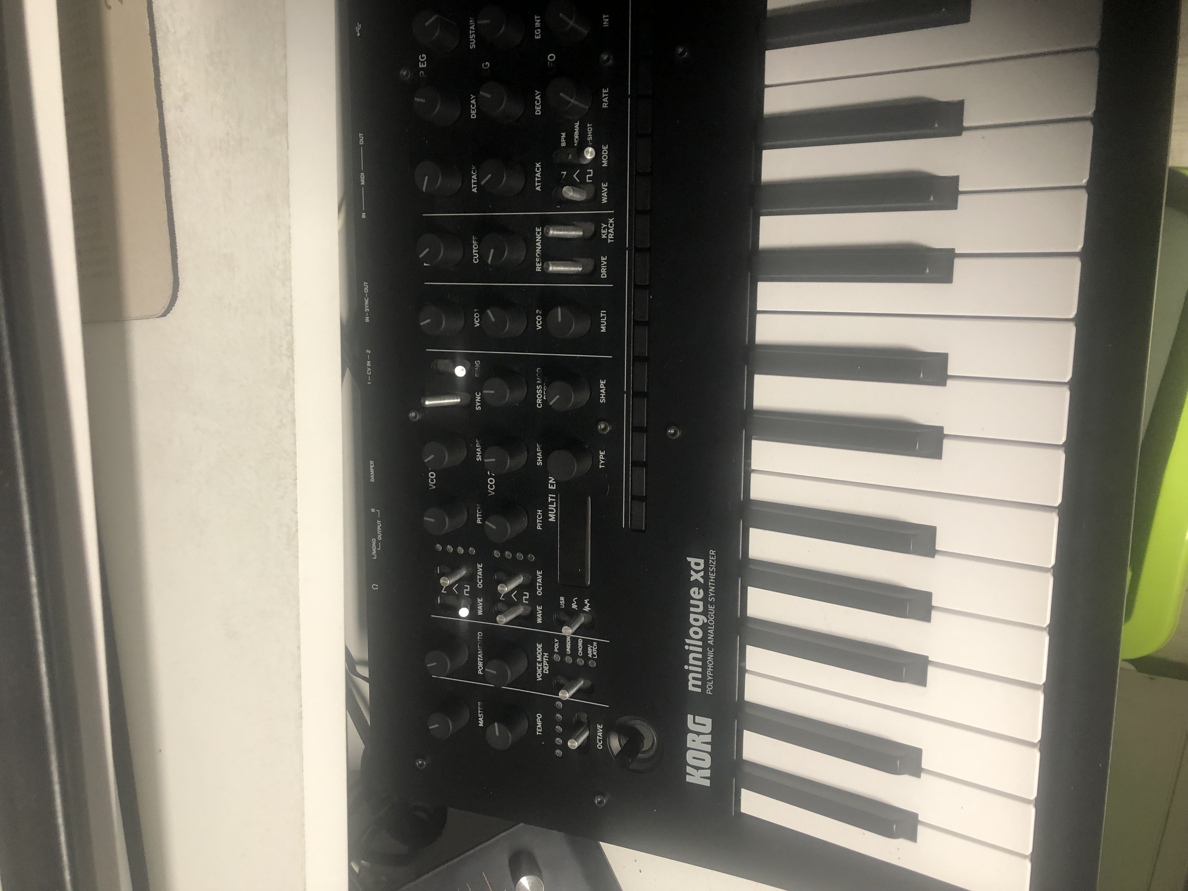 Vends ou échange minilogue xd 
