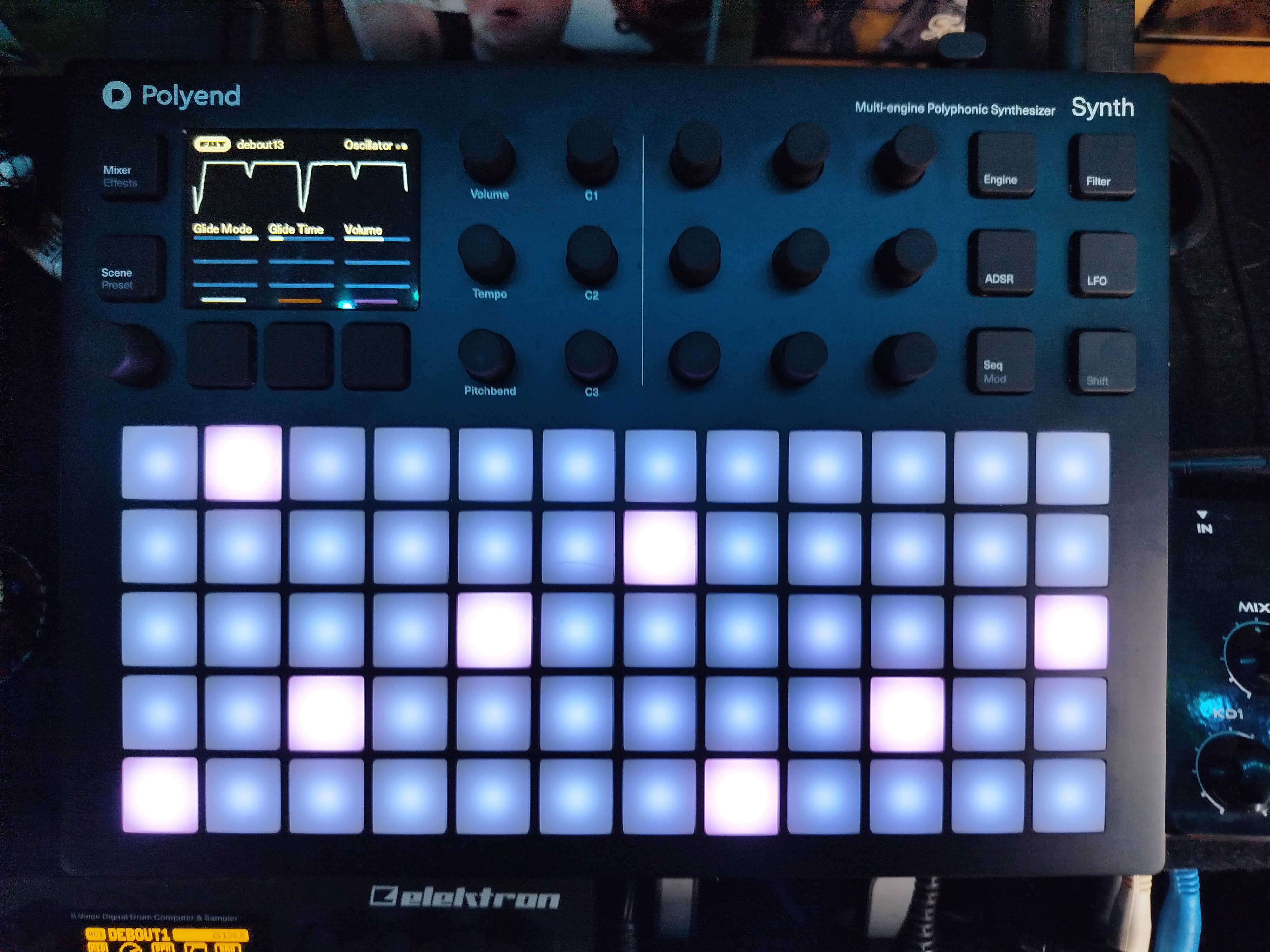 Vend polyend synth en état irréprochable