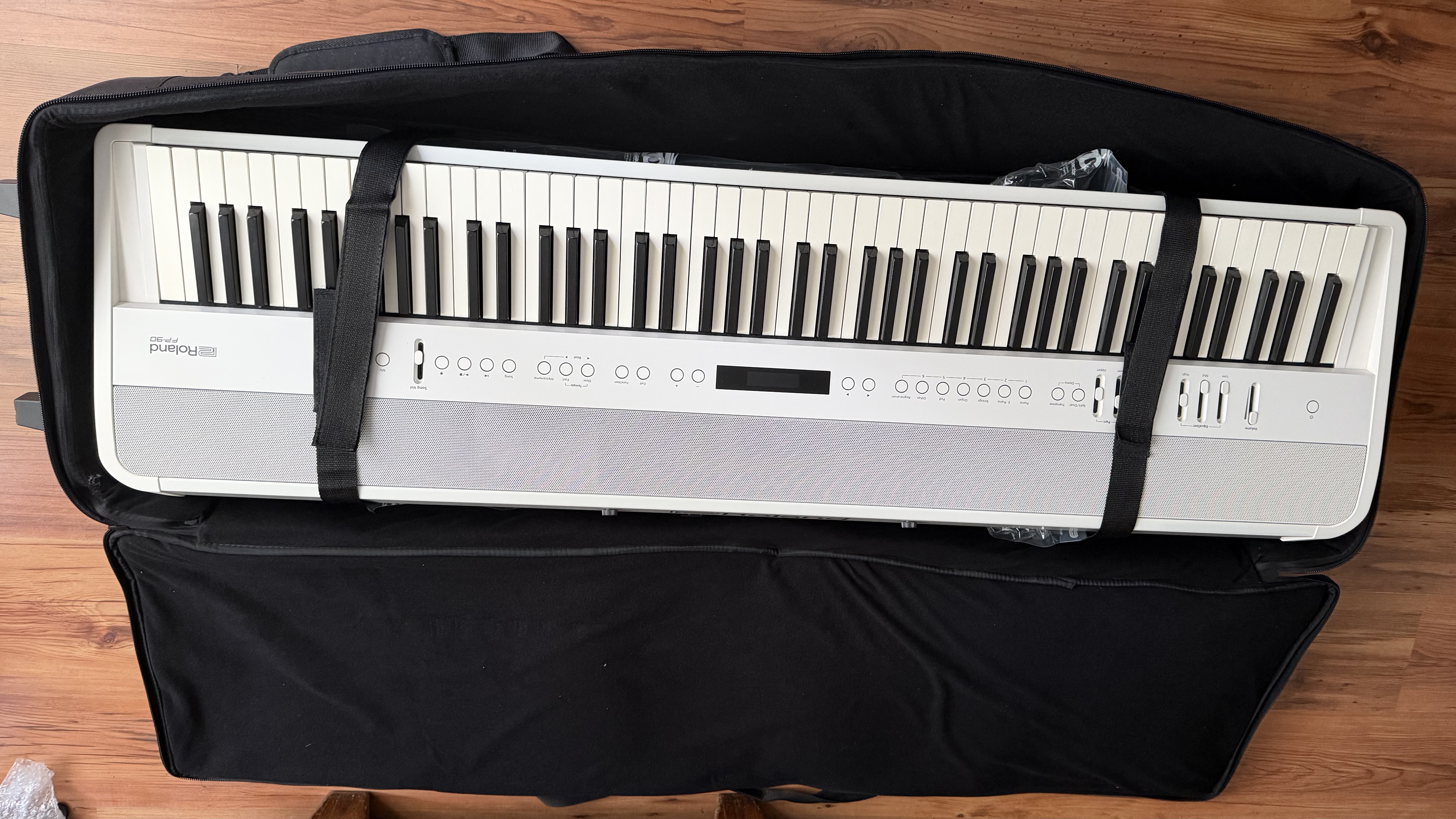 PACK COMPLET : Roland FP-90 BLANC + Stand + Housse + Casque - État Neuf