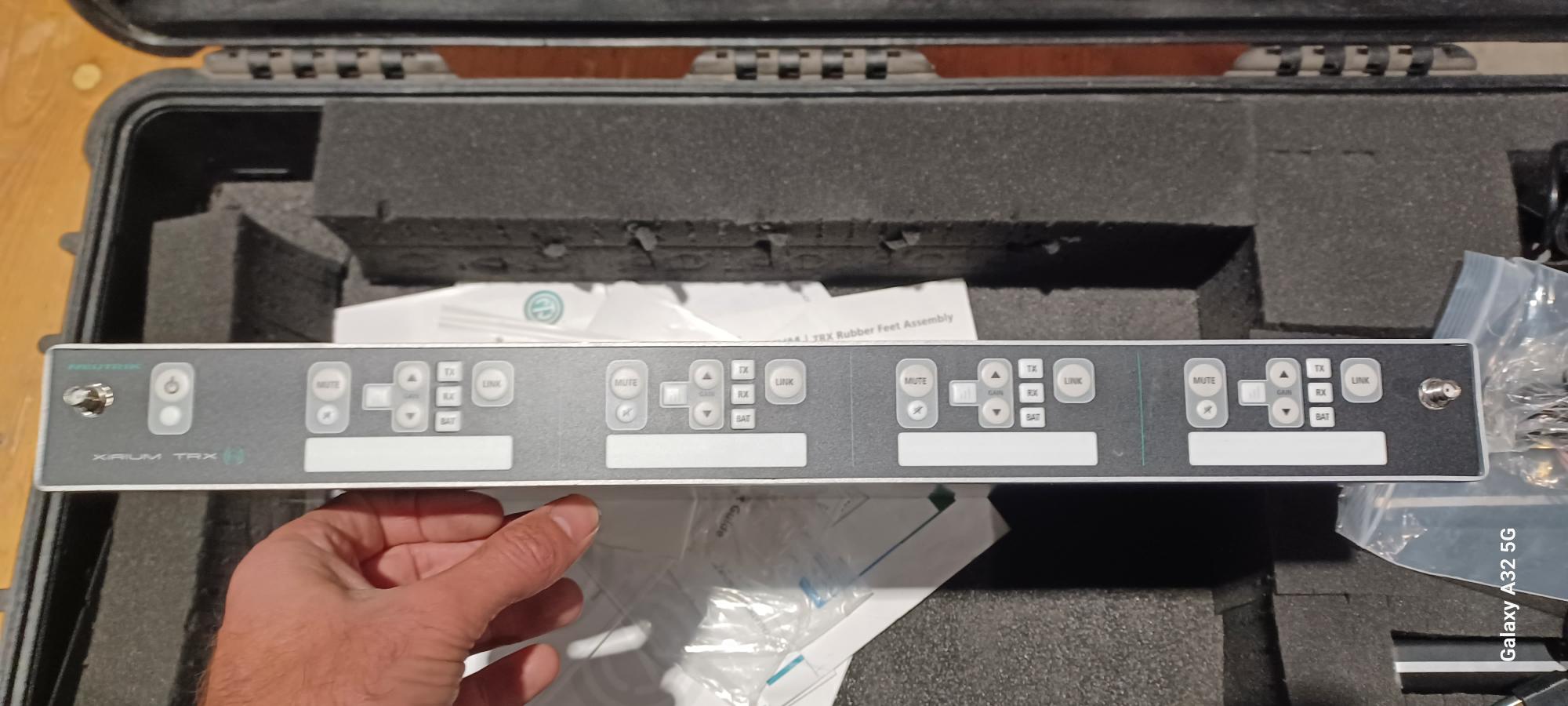 ensemble liaison son HF Neutrik XIRIUM