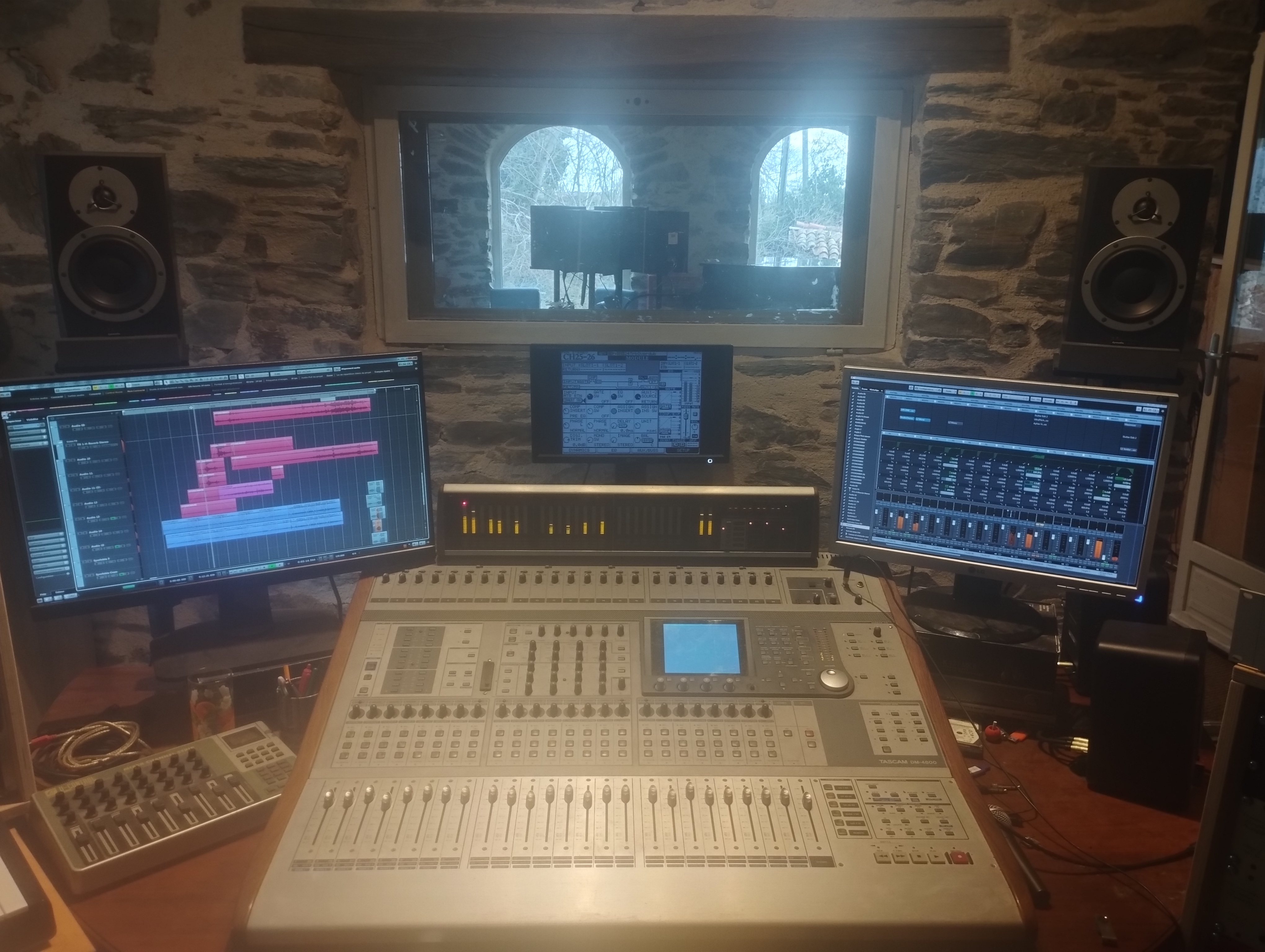 Tascam DM 4800 + Meter Bridge + carte IF FW  + carte To See My + grand écran