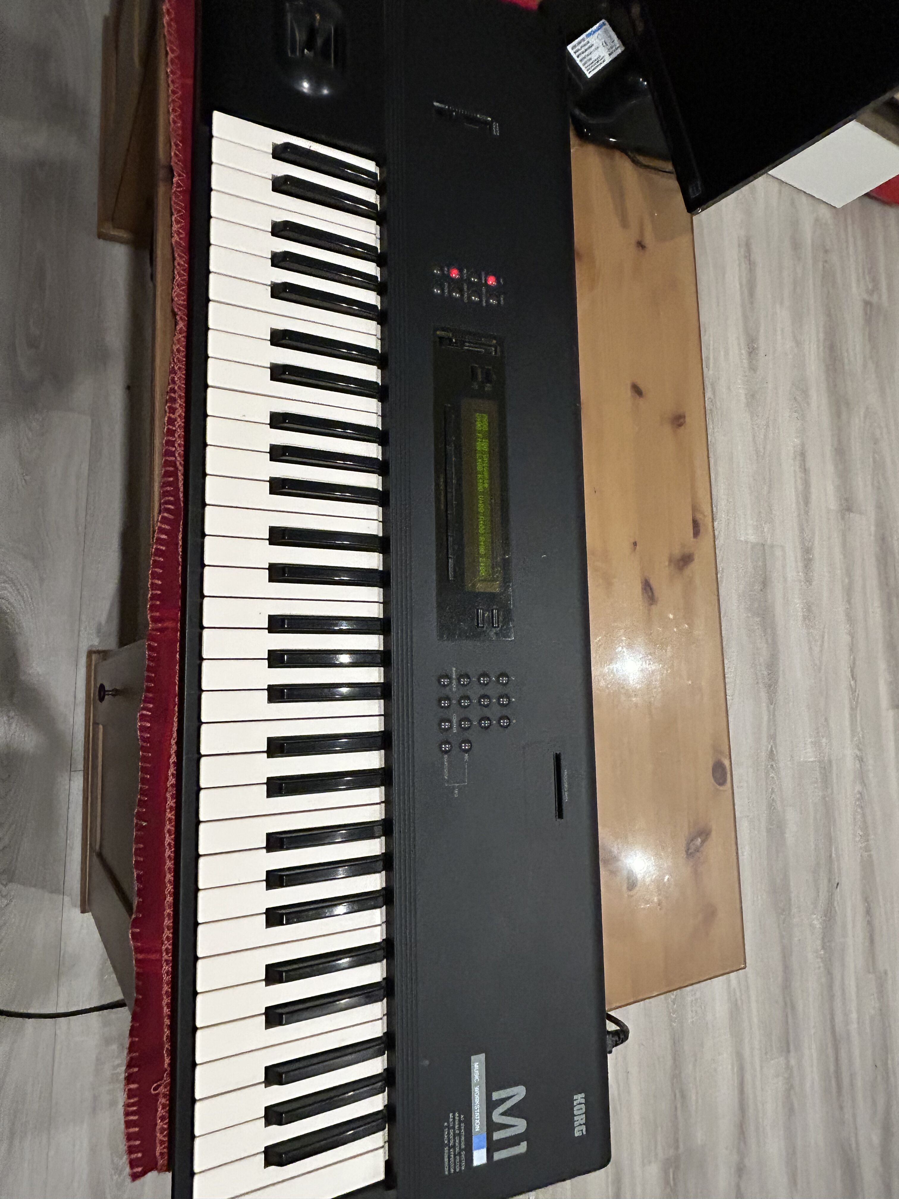 Korg M1 - état correct - Fonctionne parfaitement