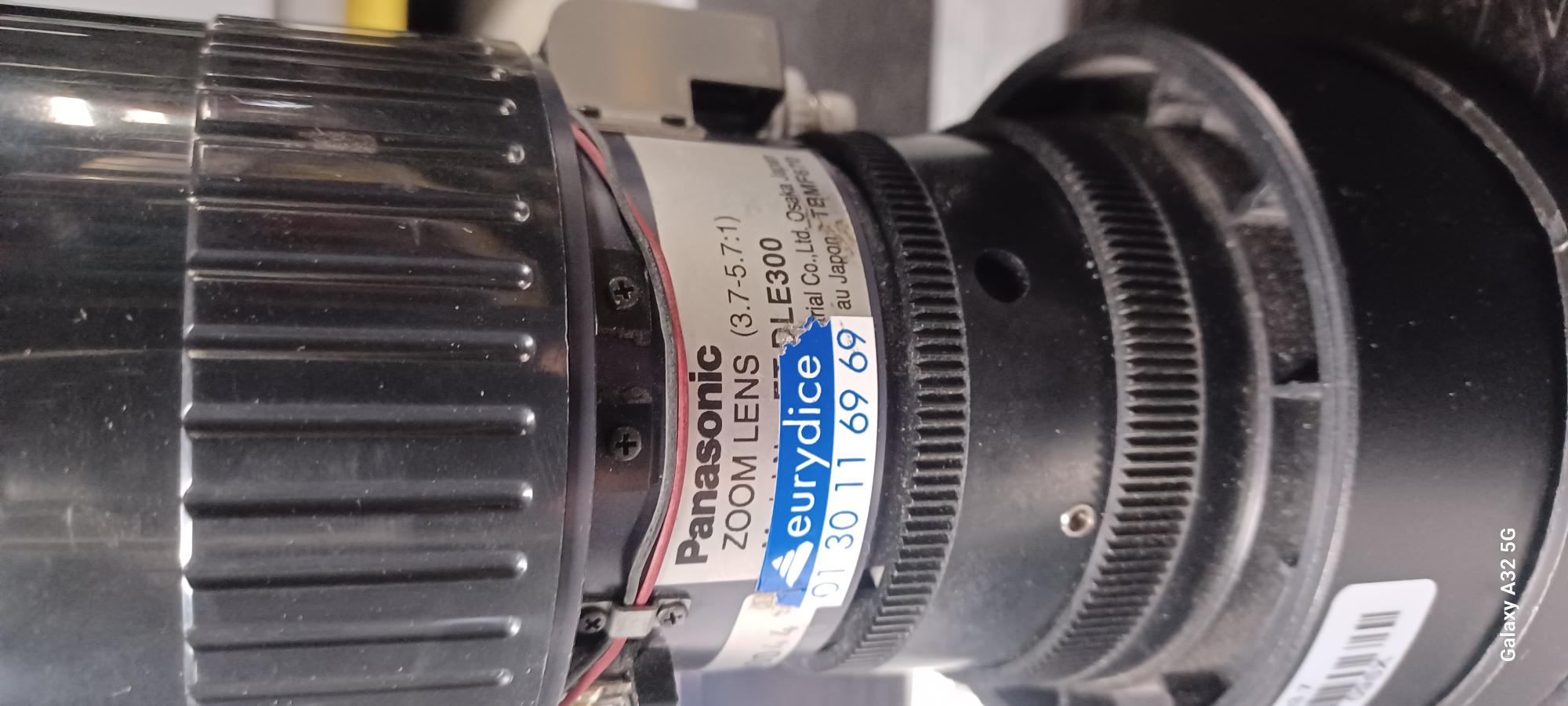 optique PANASONIC ET-DLE300 (3.7-5.7:1)