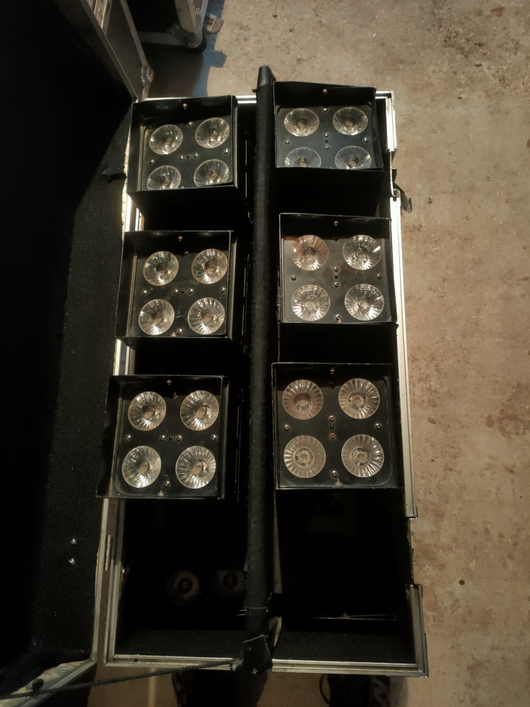 vends projecteurs a leds sur batteries par lot ou a l,unité move color et deco 508 hf electroconcept