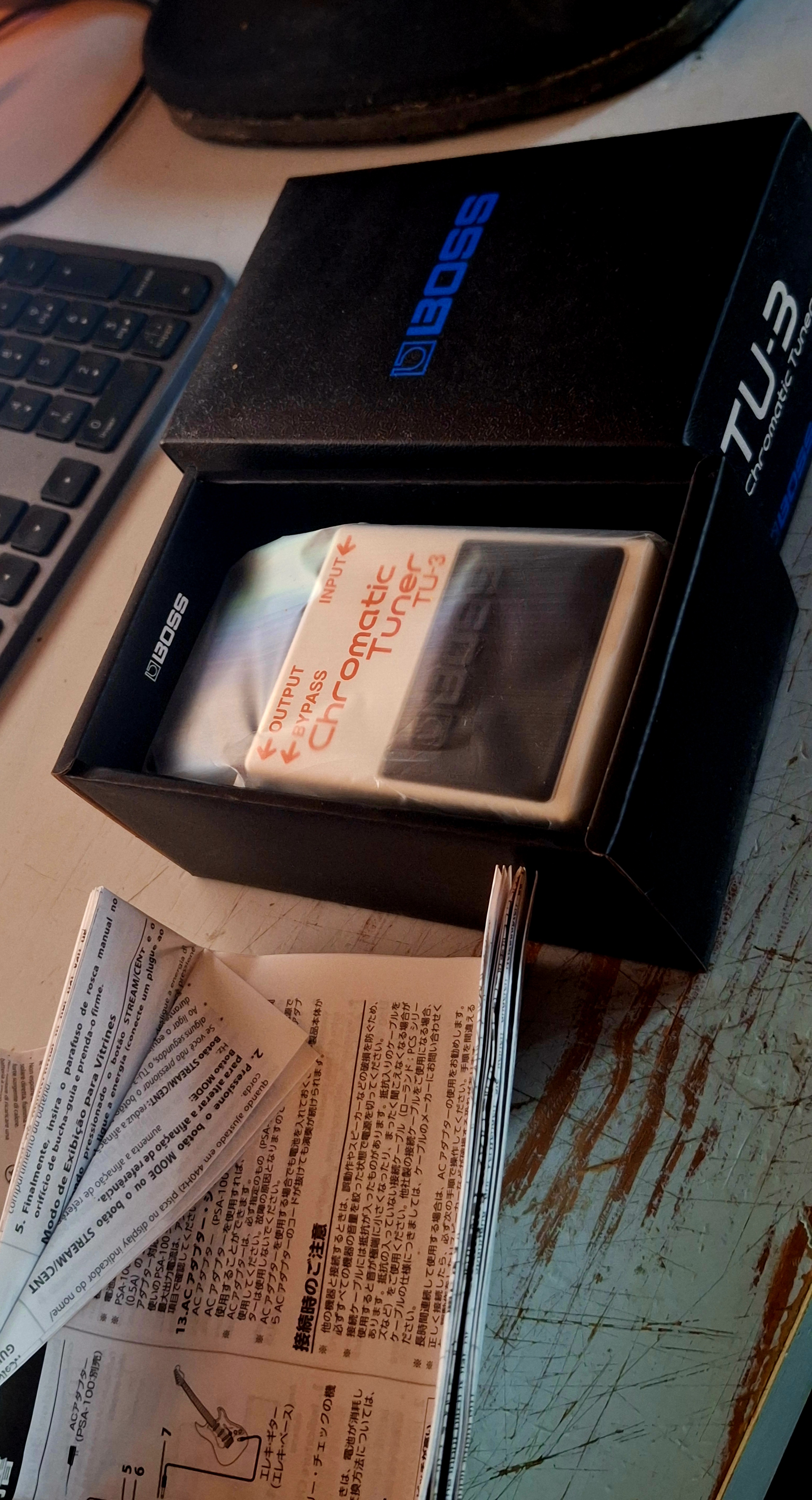 A vendre Boss TU-3 totalement neuve