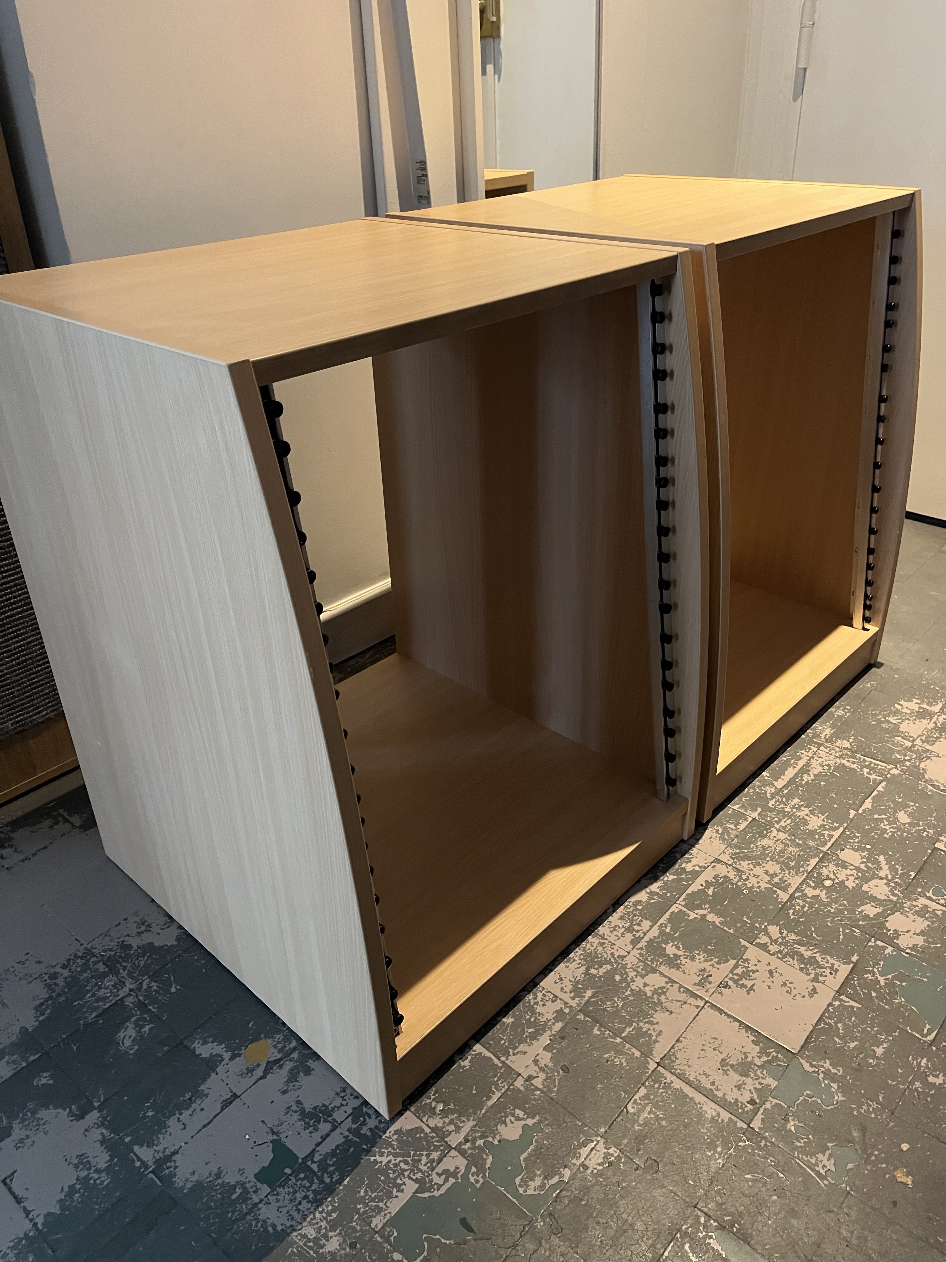 Vends 2 Thon Studio Rack 5001 14U oak