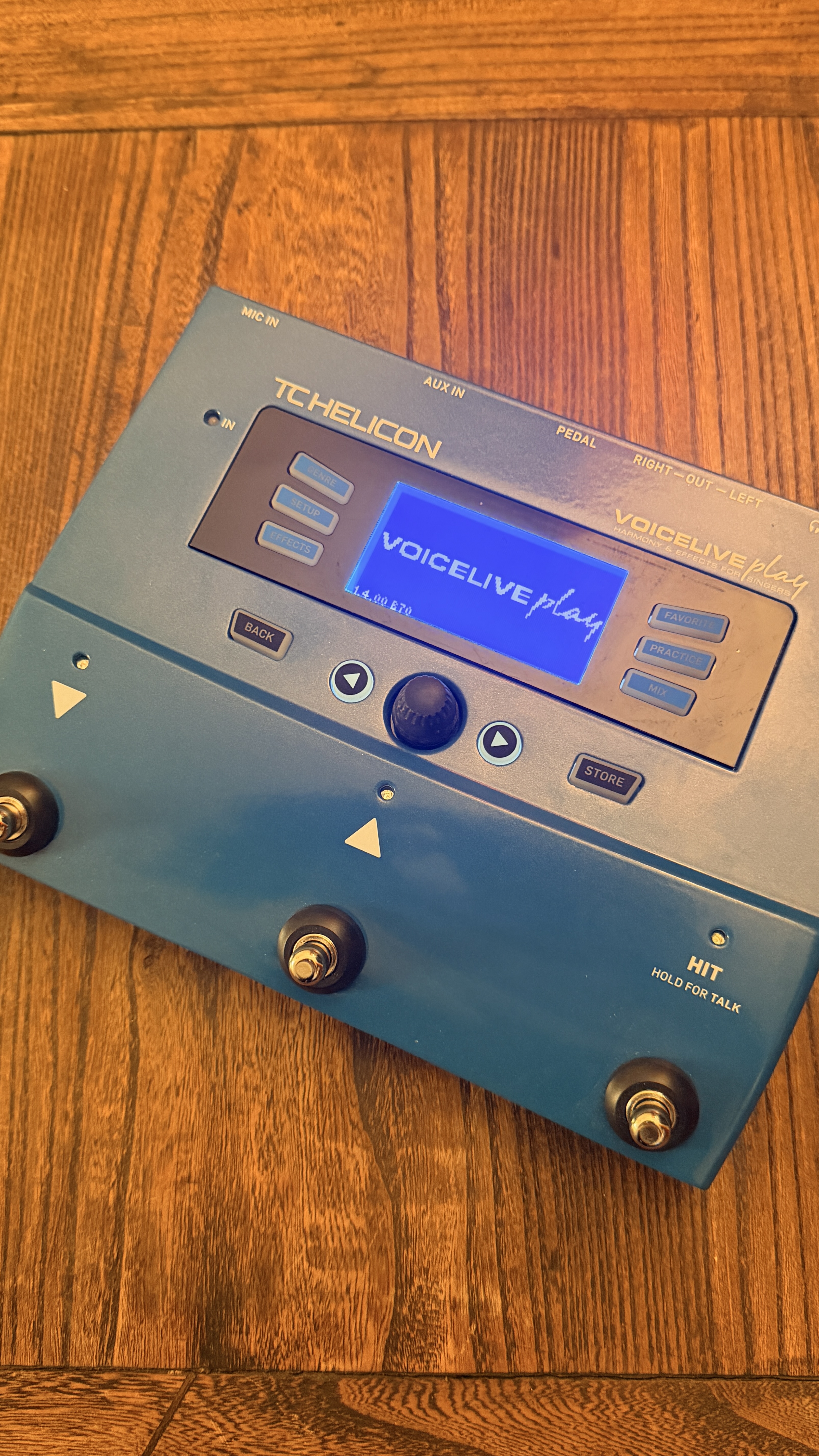 TC Helicon VoiceLive Play – Pédale Multi-effets Voix ?