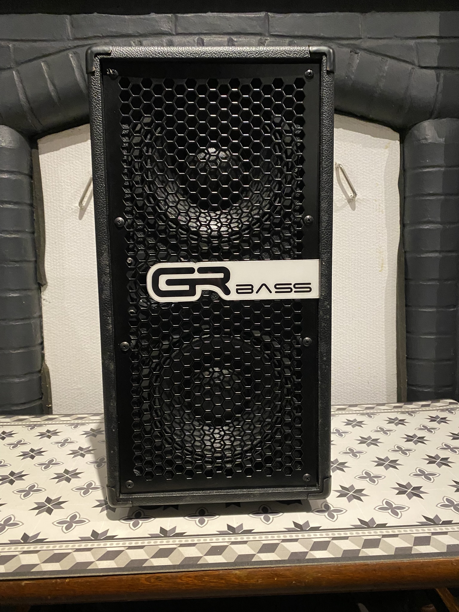 GR Bass - GR 208
