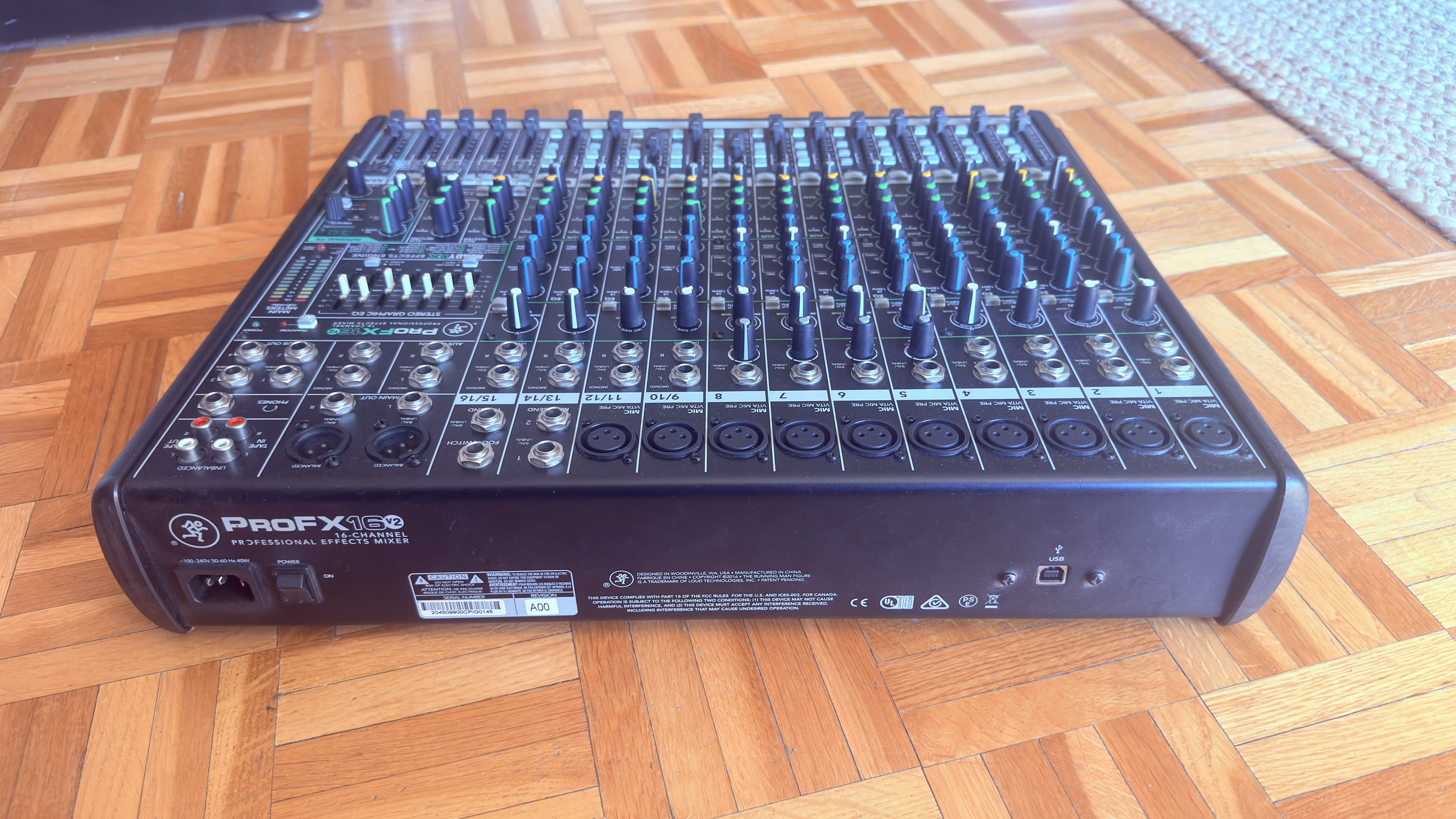 Mackie ProFX16v2 (20935)