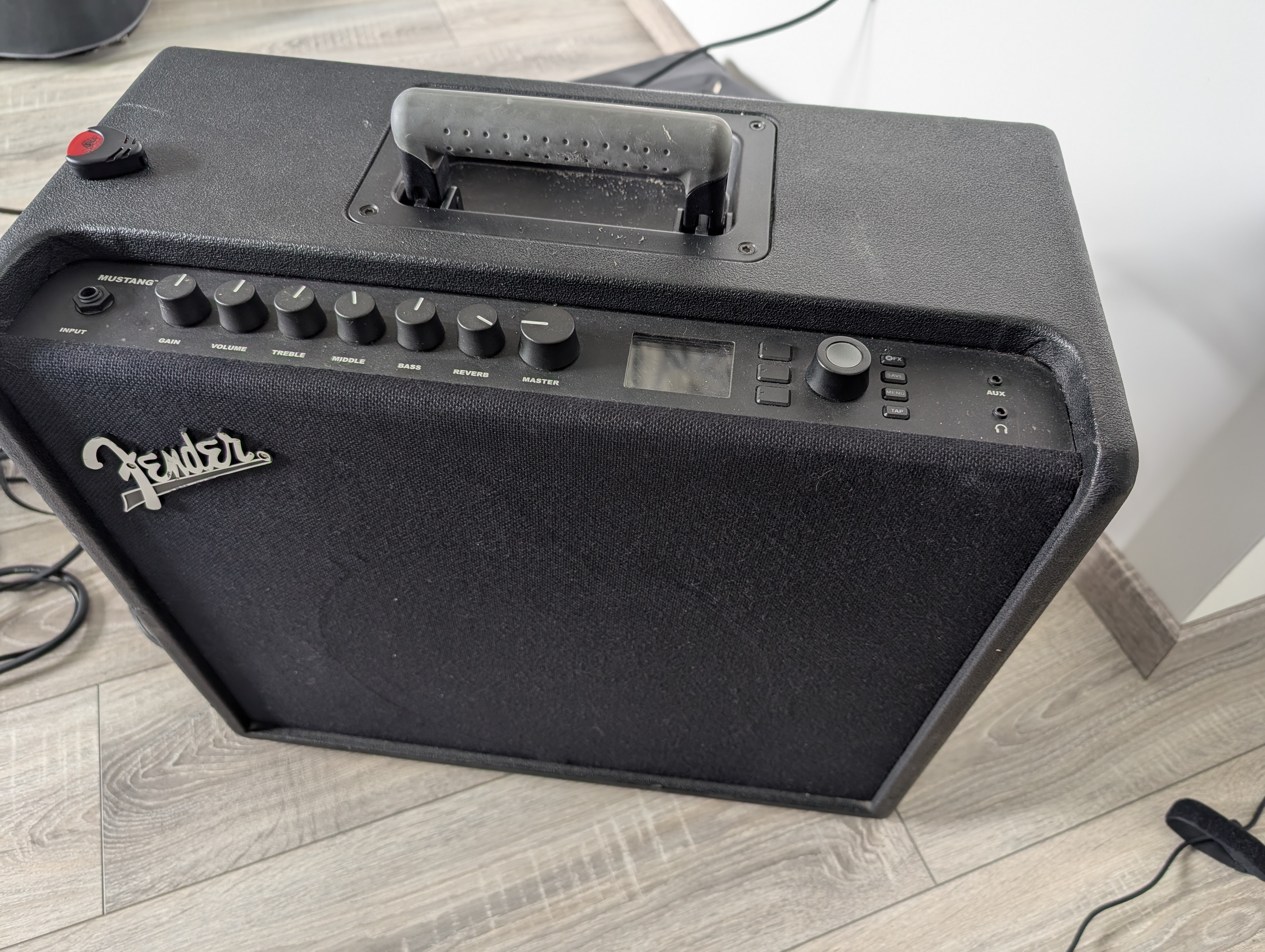Vends fender Mustang GT 100 