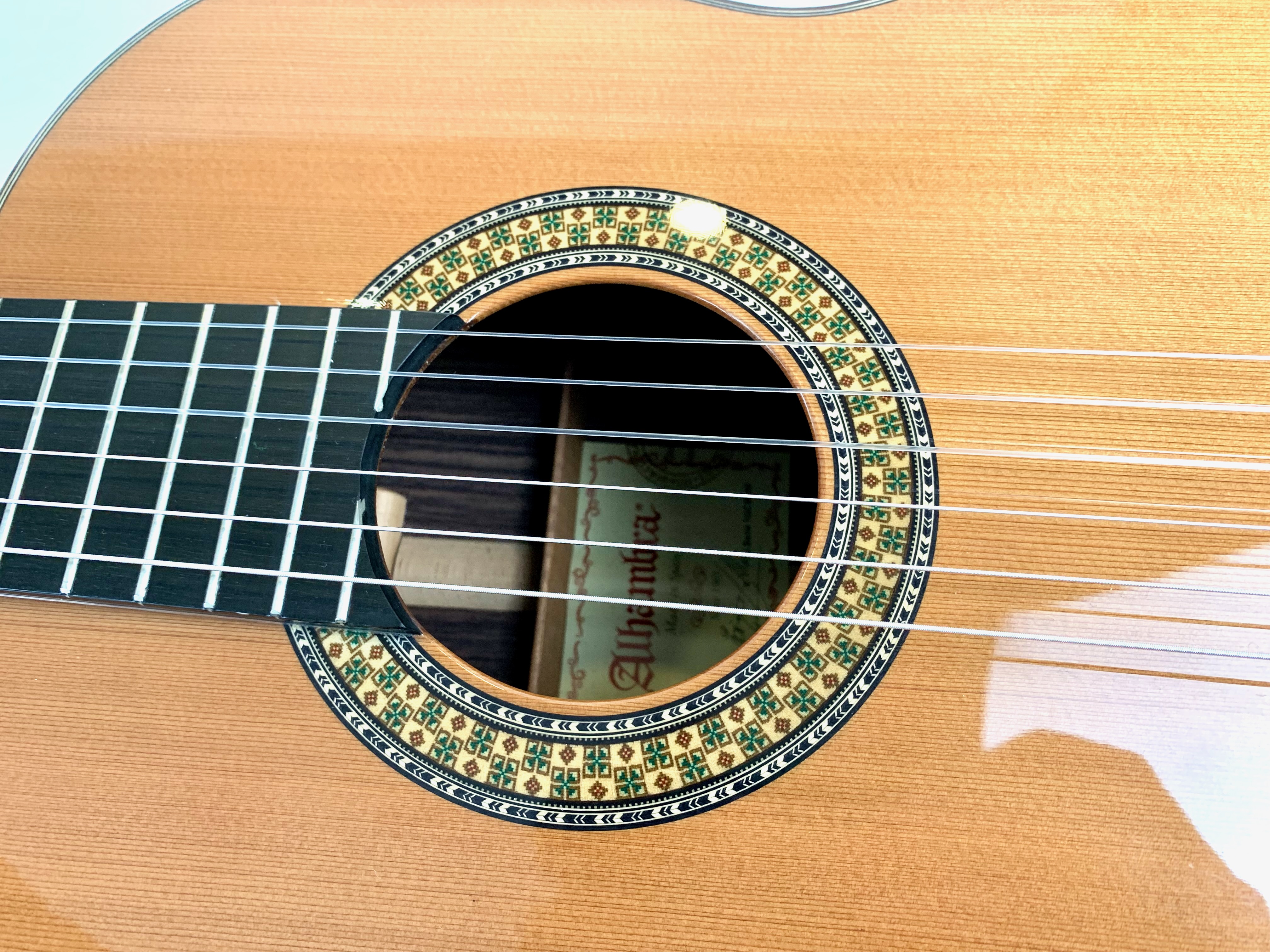 Alhambra Guitars 9 P (81706)