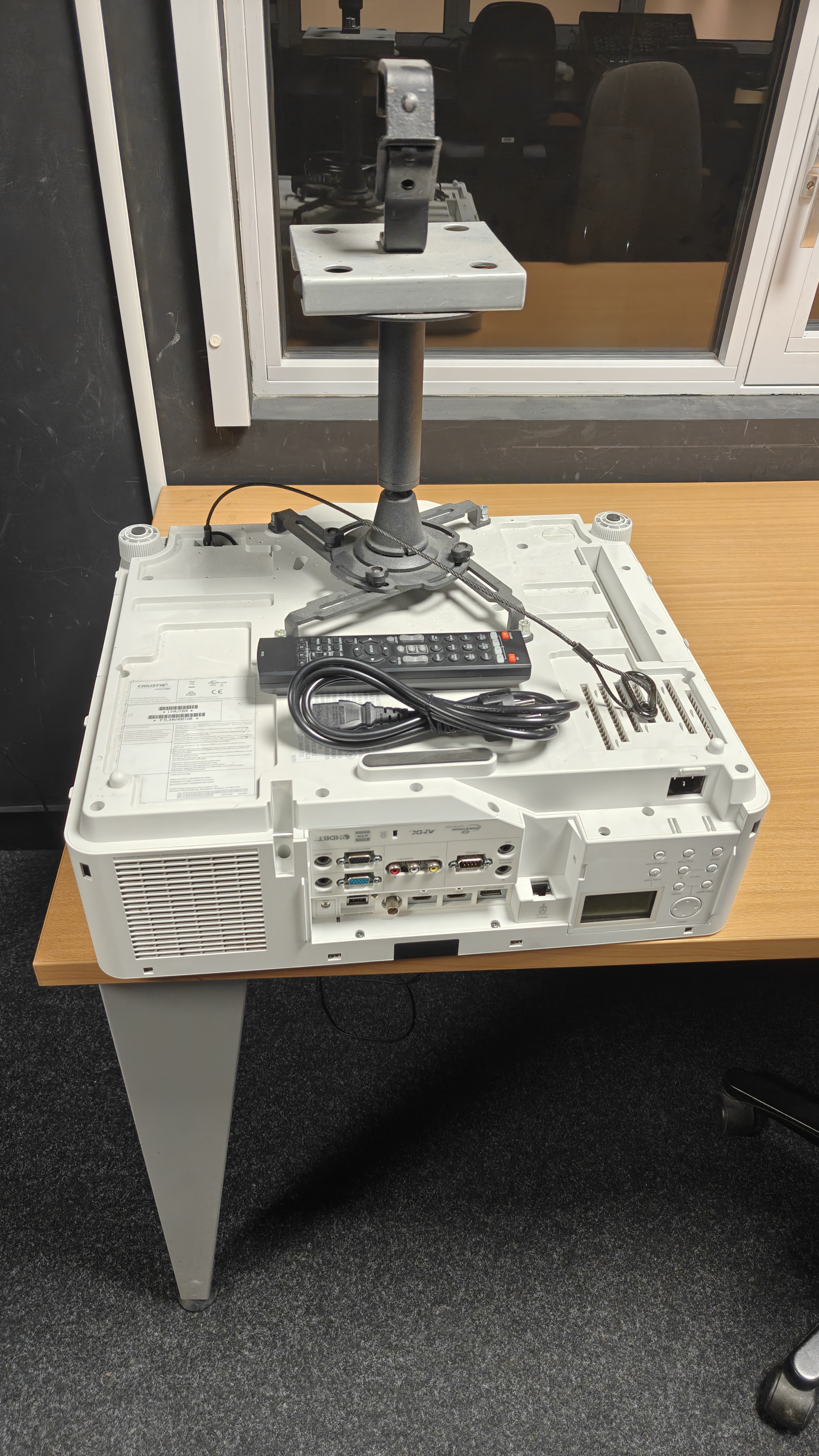 Vends vidéo projecteur Christie LWU720i