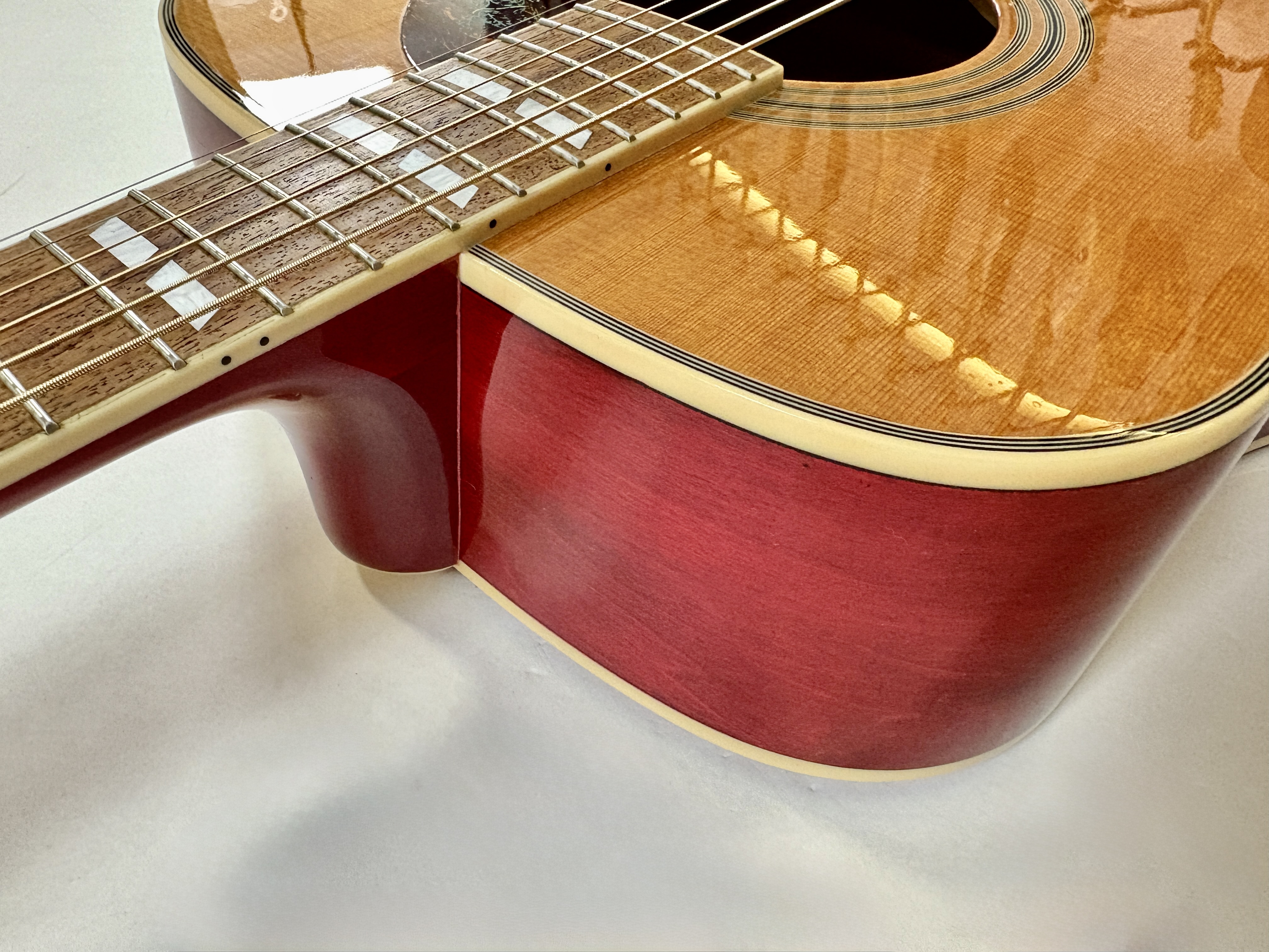 Epiphone Dove (36540)